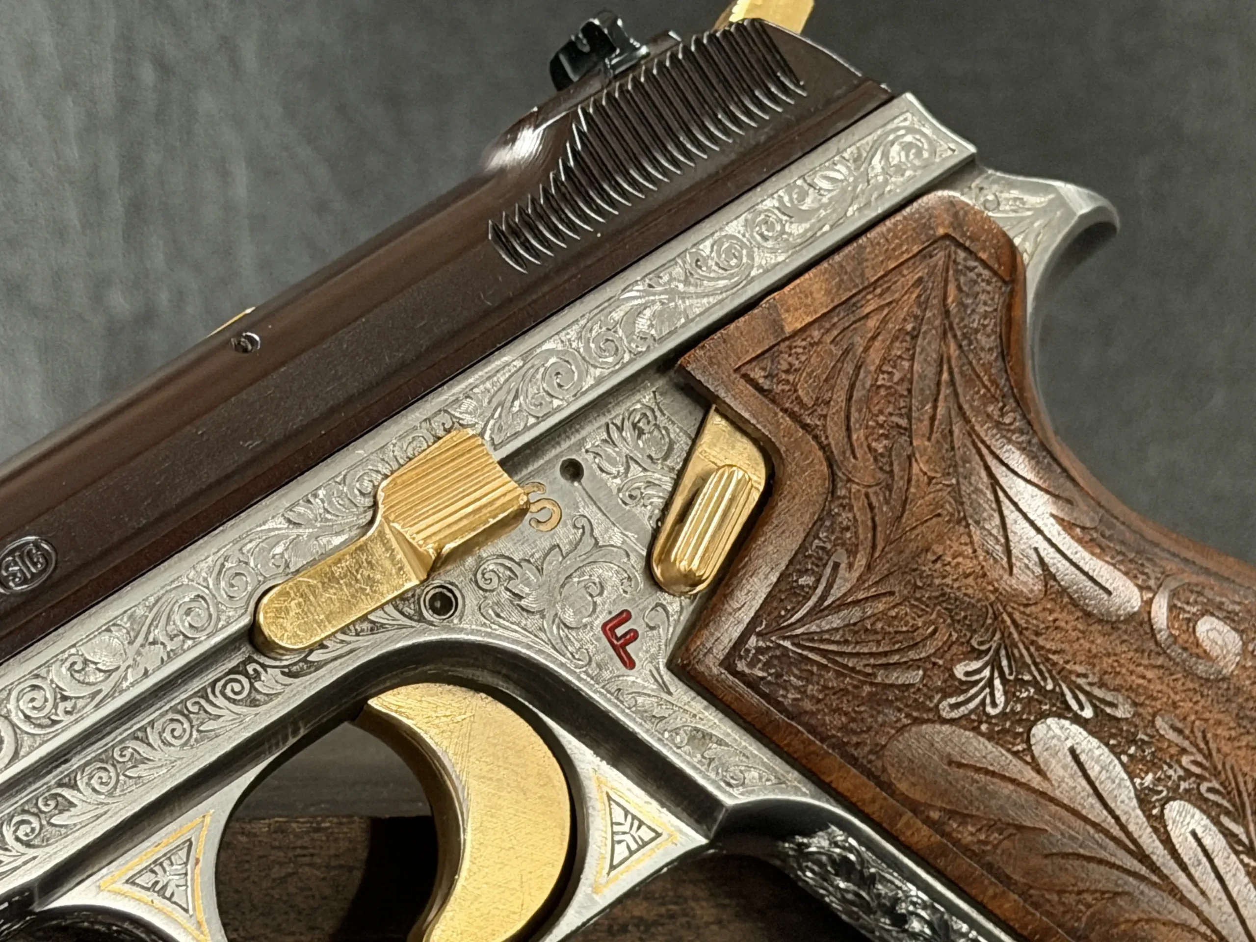 SIG P210-4 Luxus Engraved photo 7