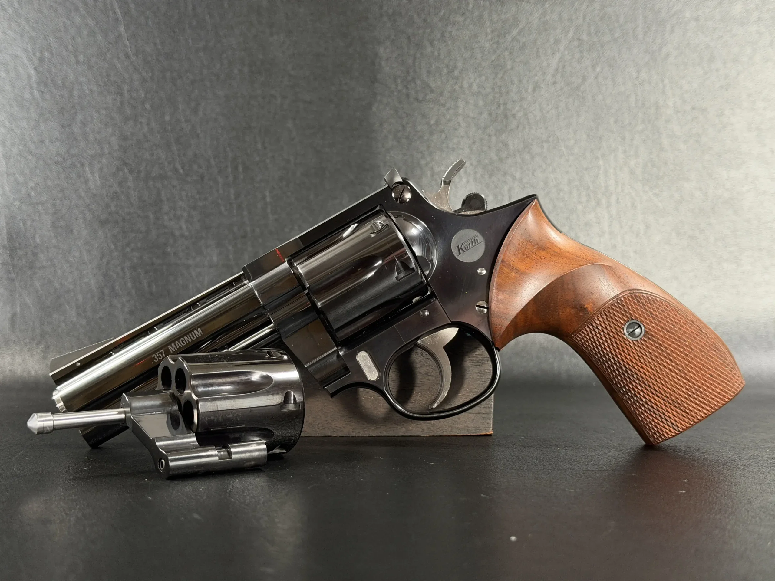 Korth Combat Ratzeburg .357 Magnum with 9mm Exchange Cylinder photo 2