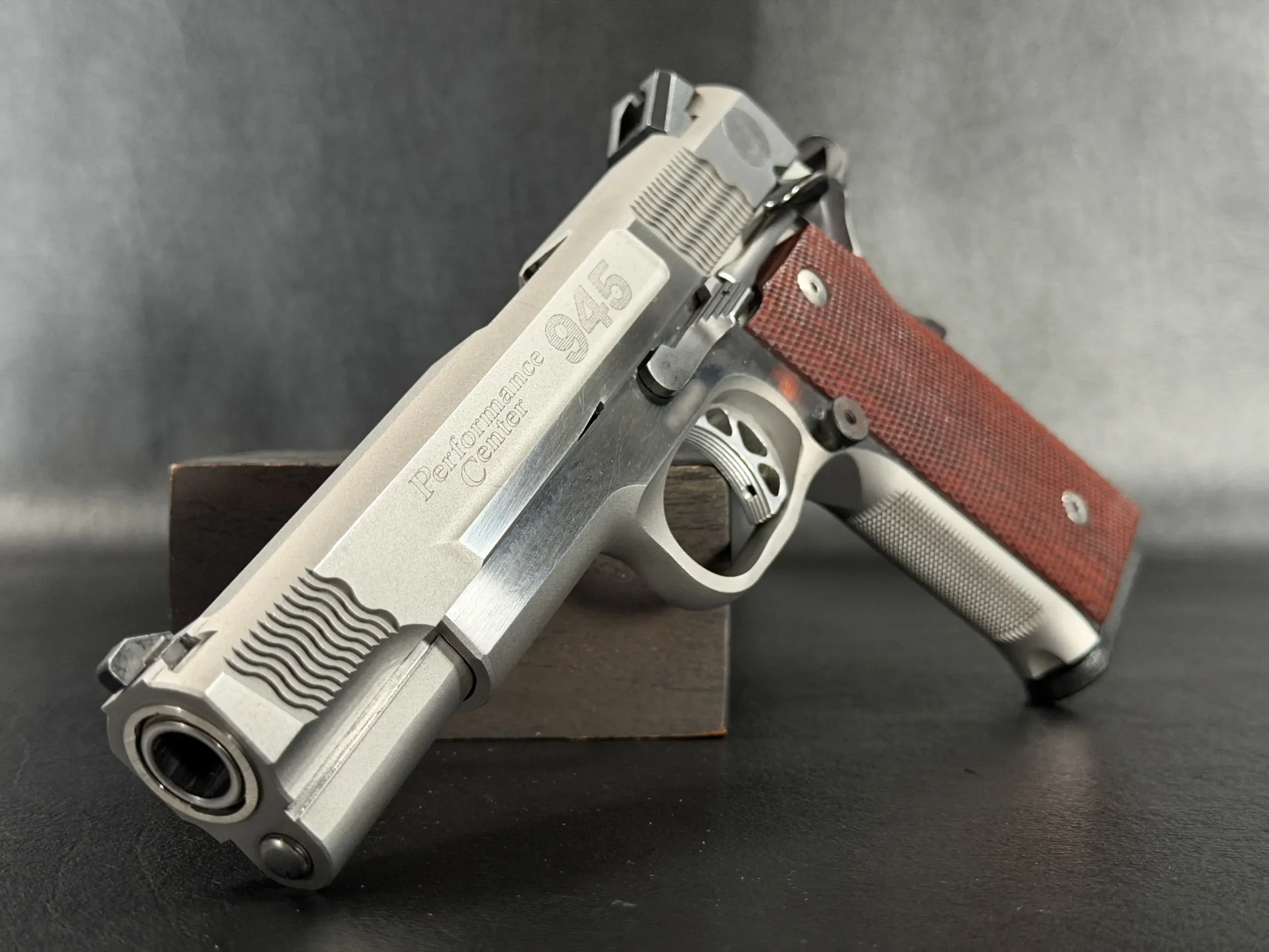 Smith & Wesson Performance Center Model 945 photo 3