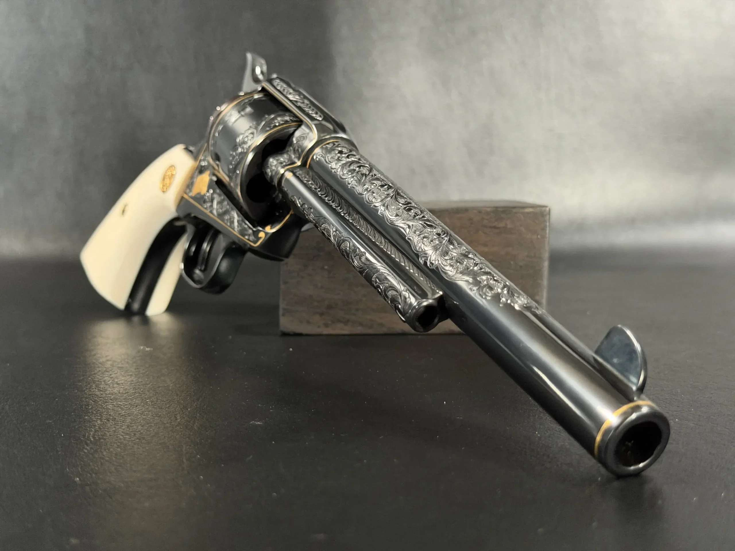Colt Single Action Army Third Generation Howard Dove Engraved photo 4