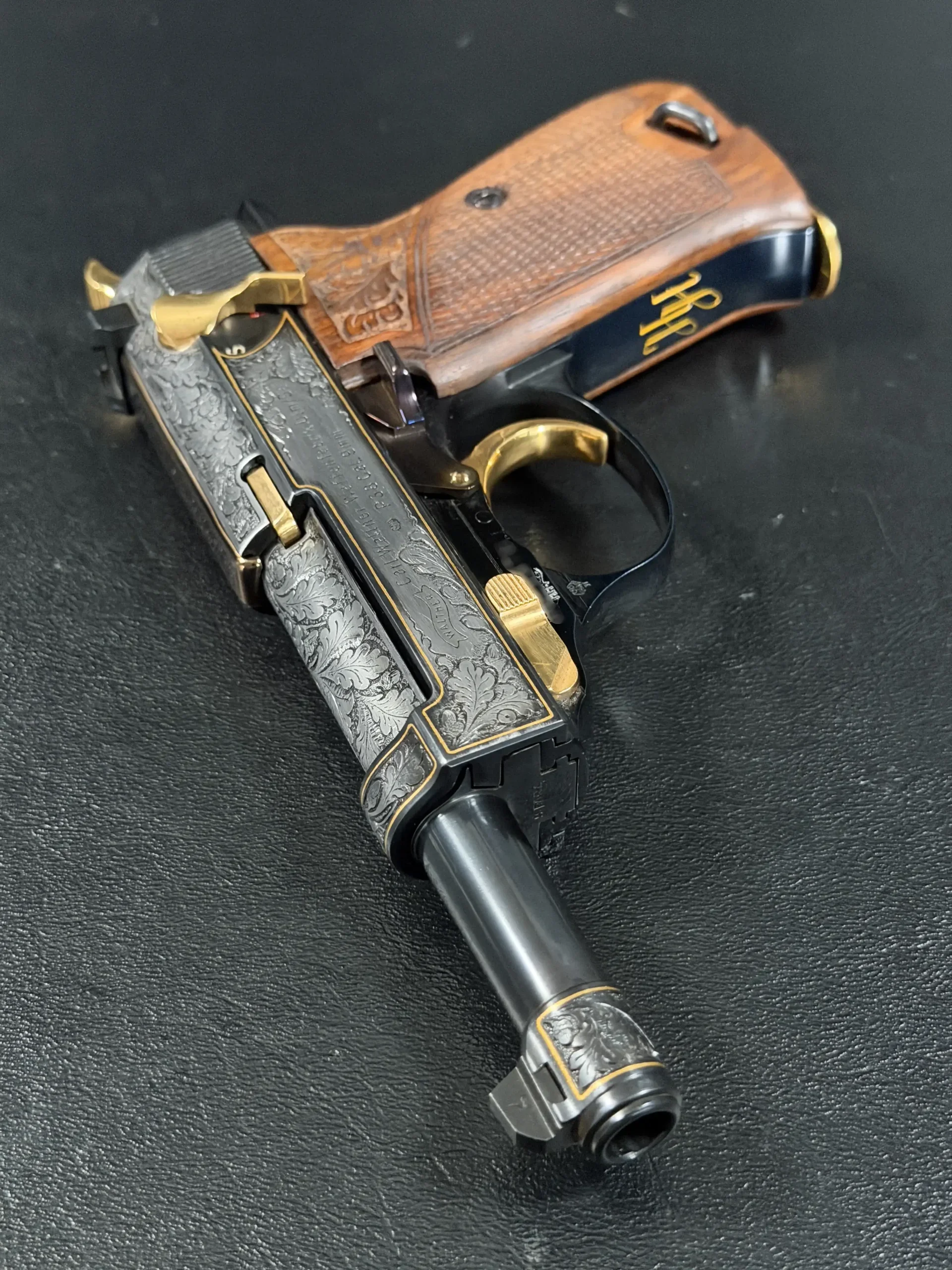 Walther P38 Engraved Presentation Pistol photo 8