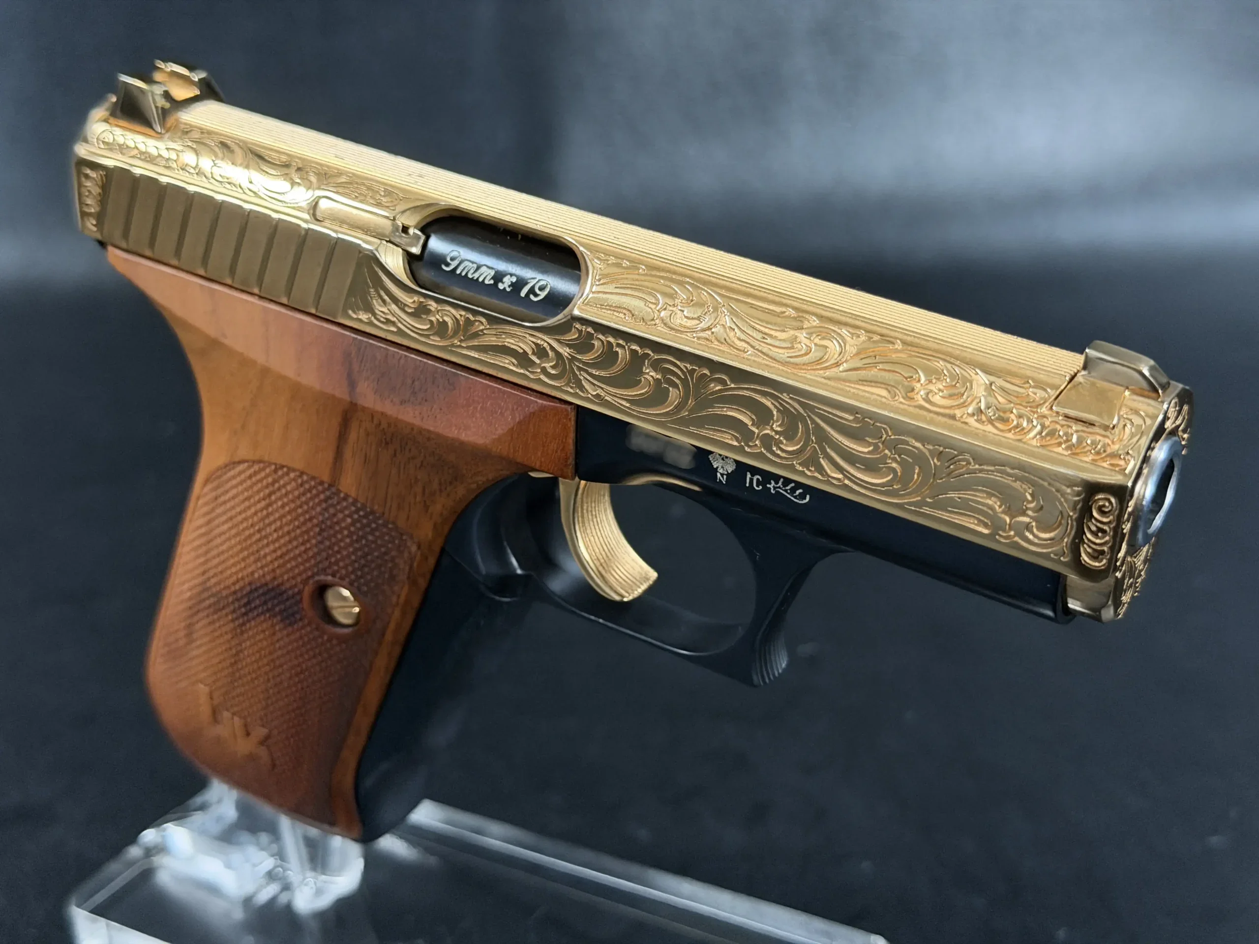 Heckler & Koch P7 (PSP) Gold Engraved photo 5