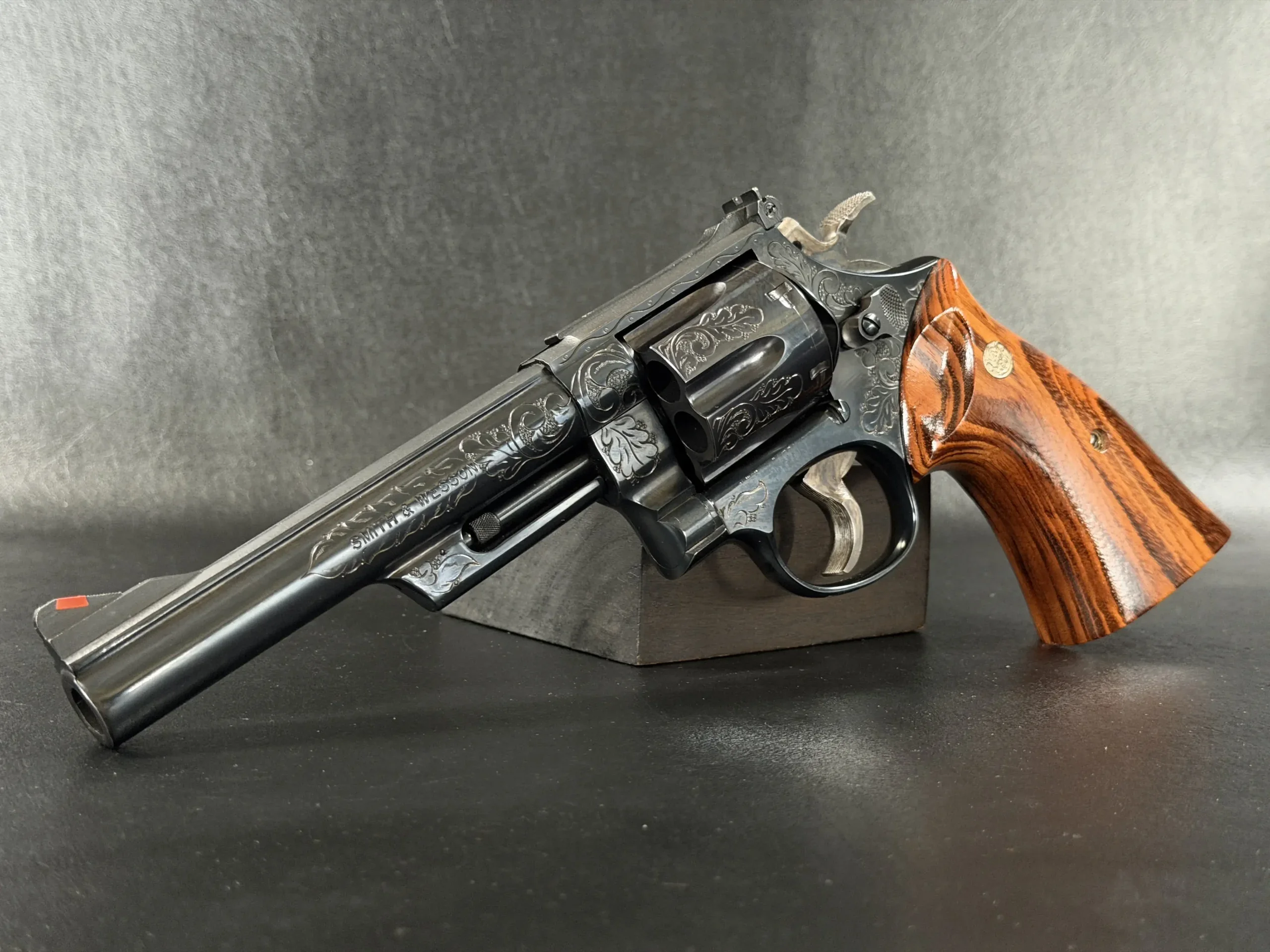 Smith & Wesson Model 25-5 Engraved .45 Colt photo 3