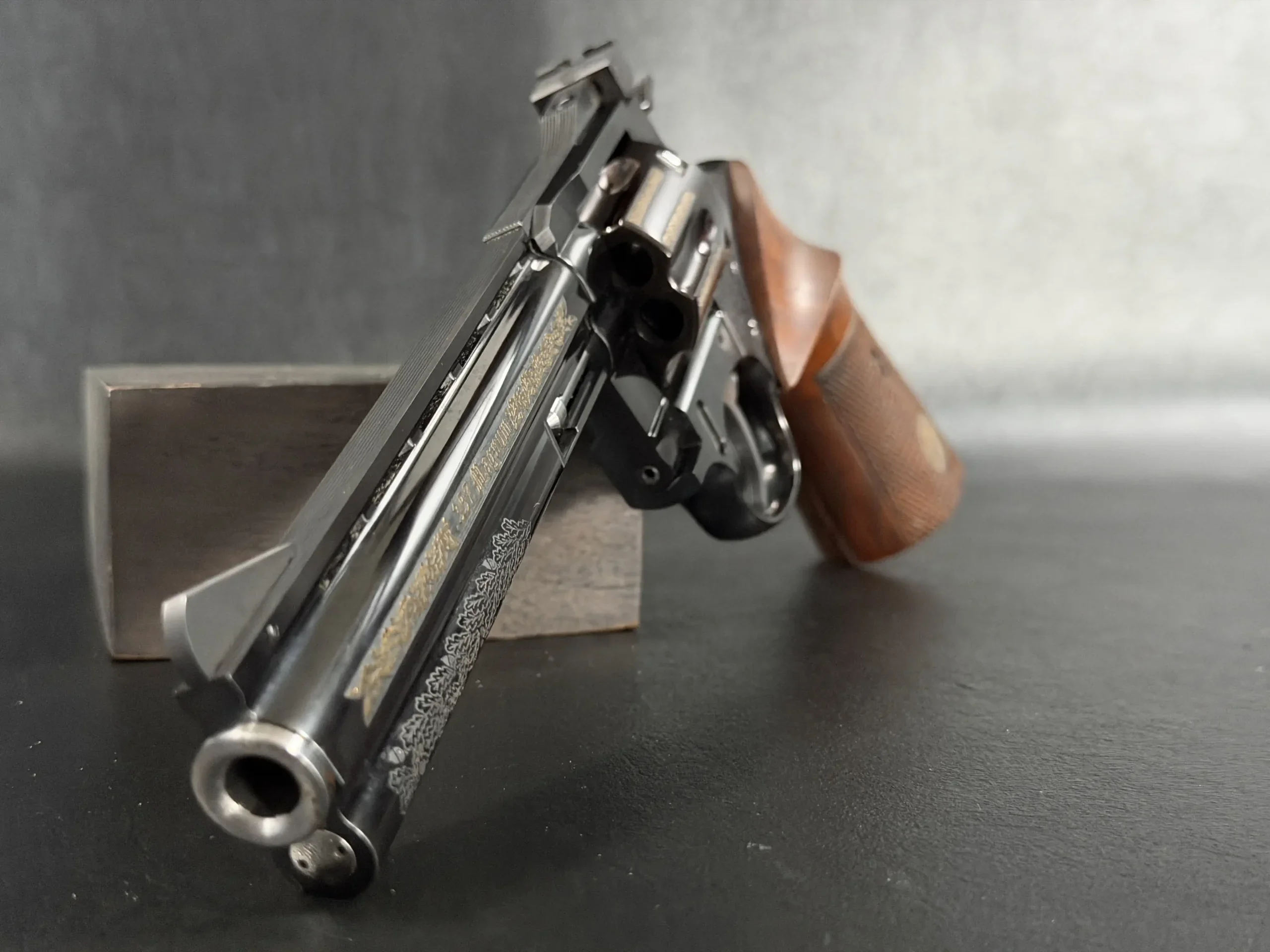 Korth Ratzeburg .357 Magnum Gold-Inlaid Hunting Engraved Revolver photo 5