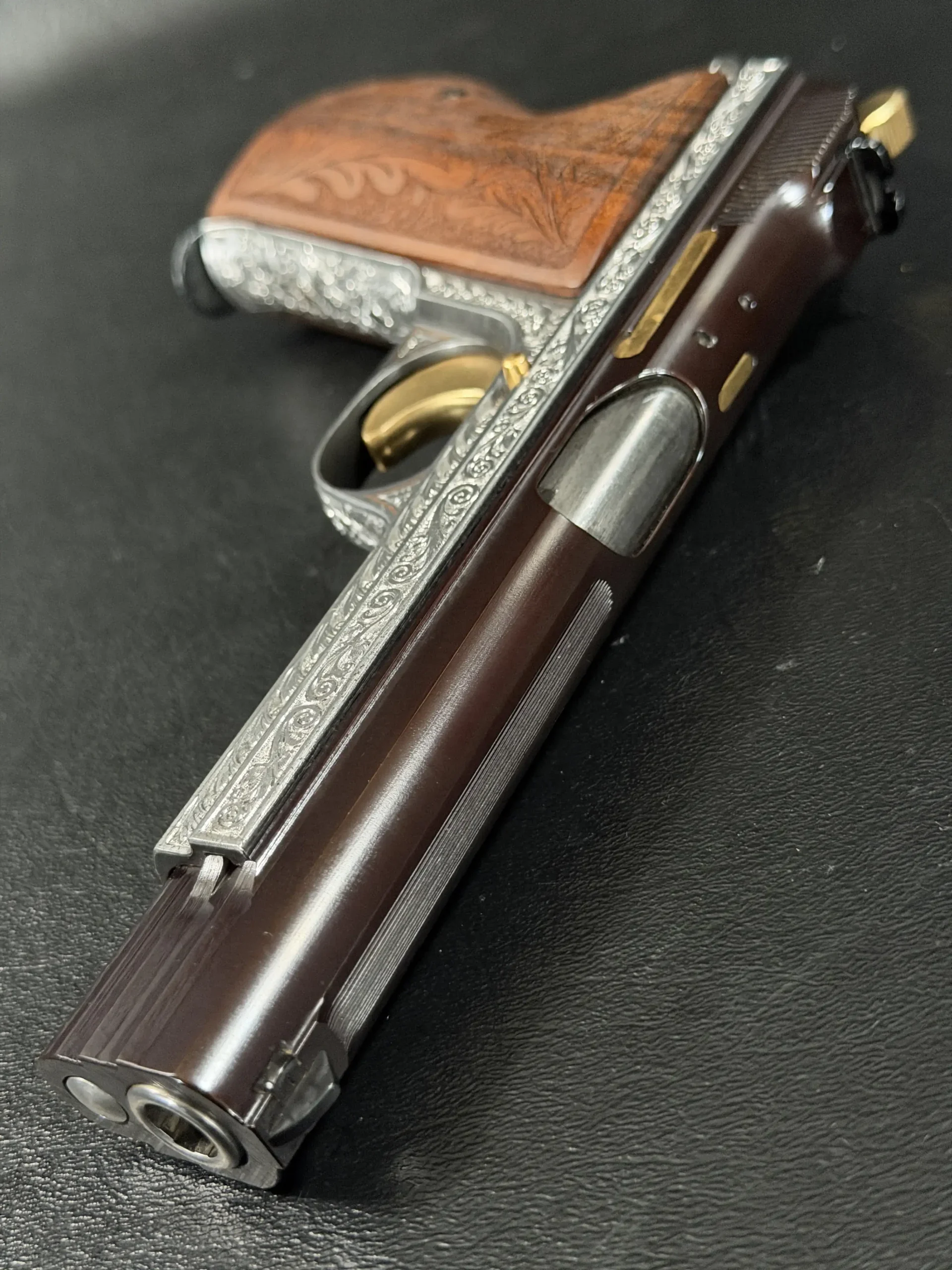 SIG P210-4 Luxus Engraved photo 9
