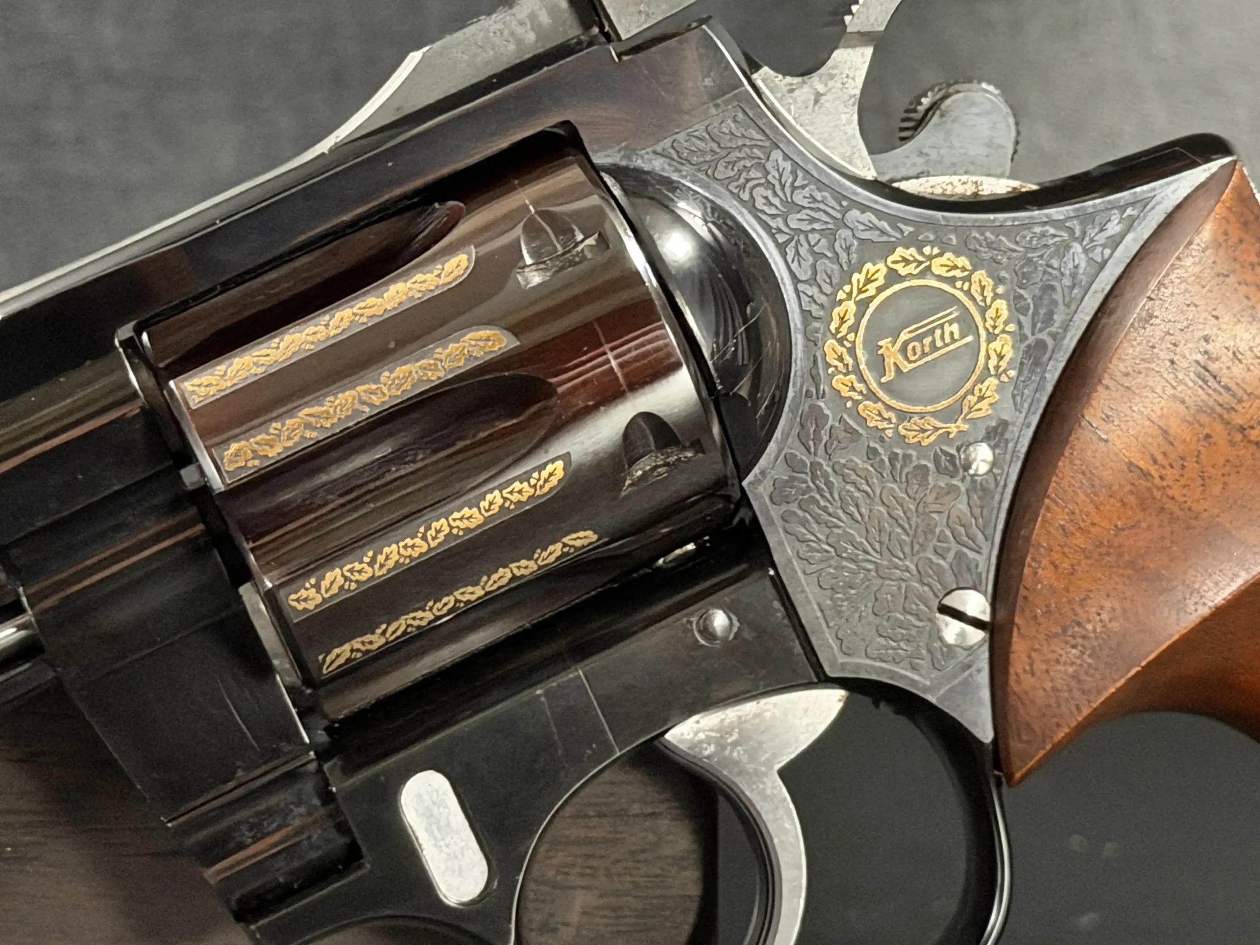 Korth Ratzeburg .357 Magnum Gold-Inlaid Hunting Engraved Revolver photo 9