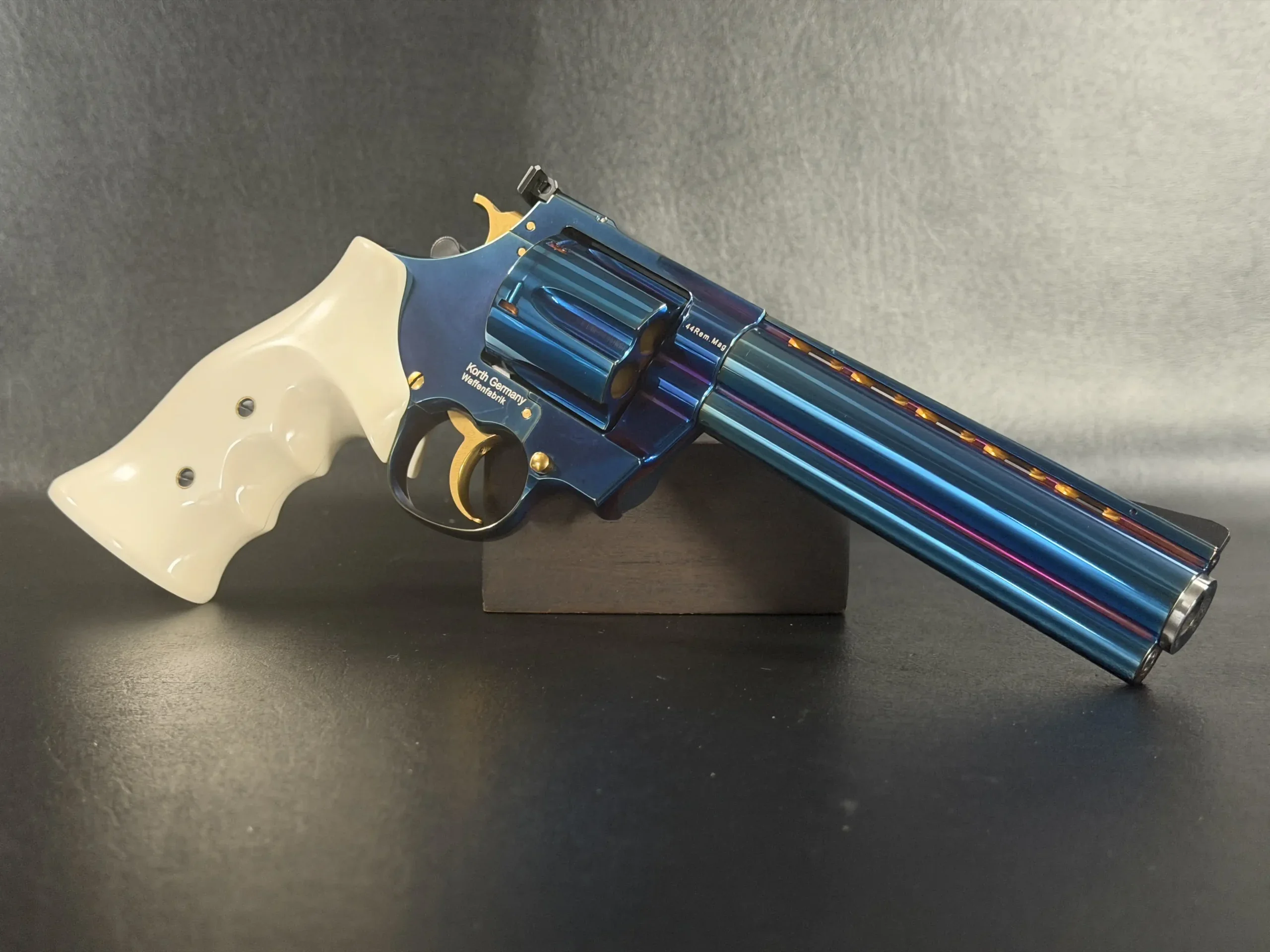 Korth Classic OWMV .44 Magnum 6 Inch photo 4