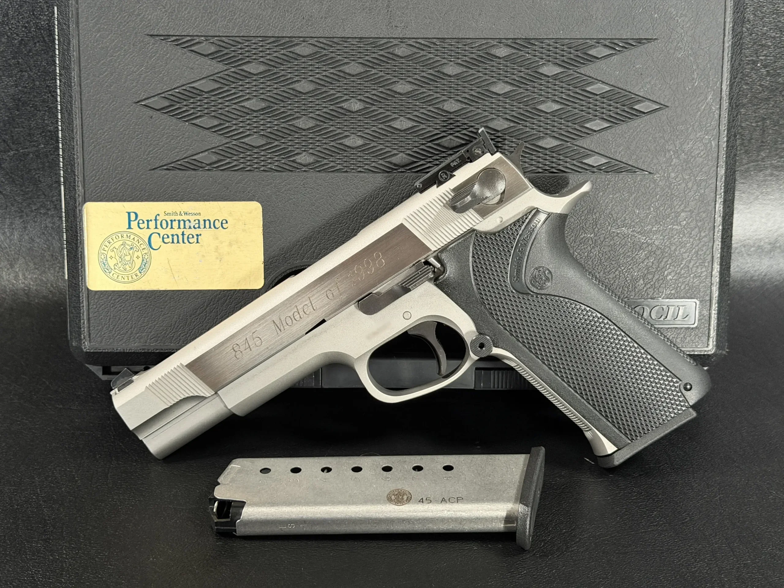 Smith & Wesson Model 845 Performance Center Stainless photo 2
