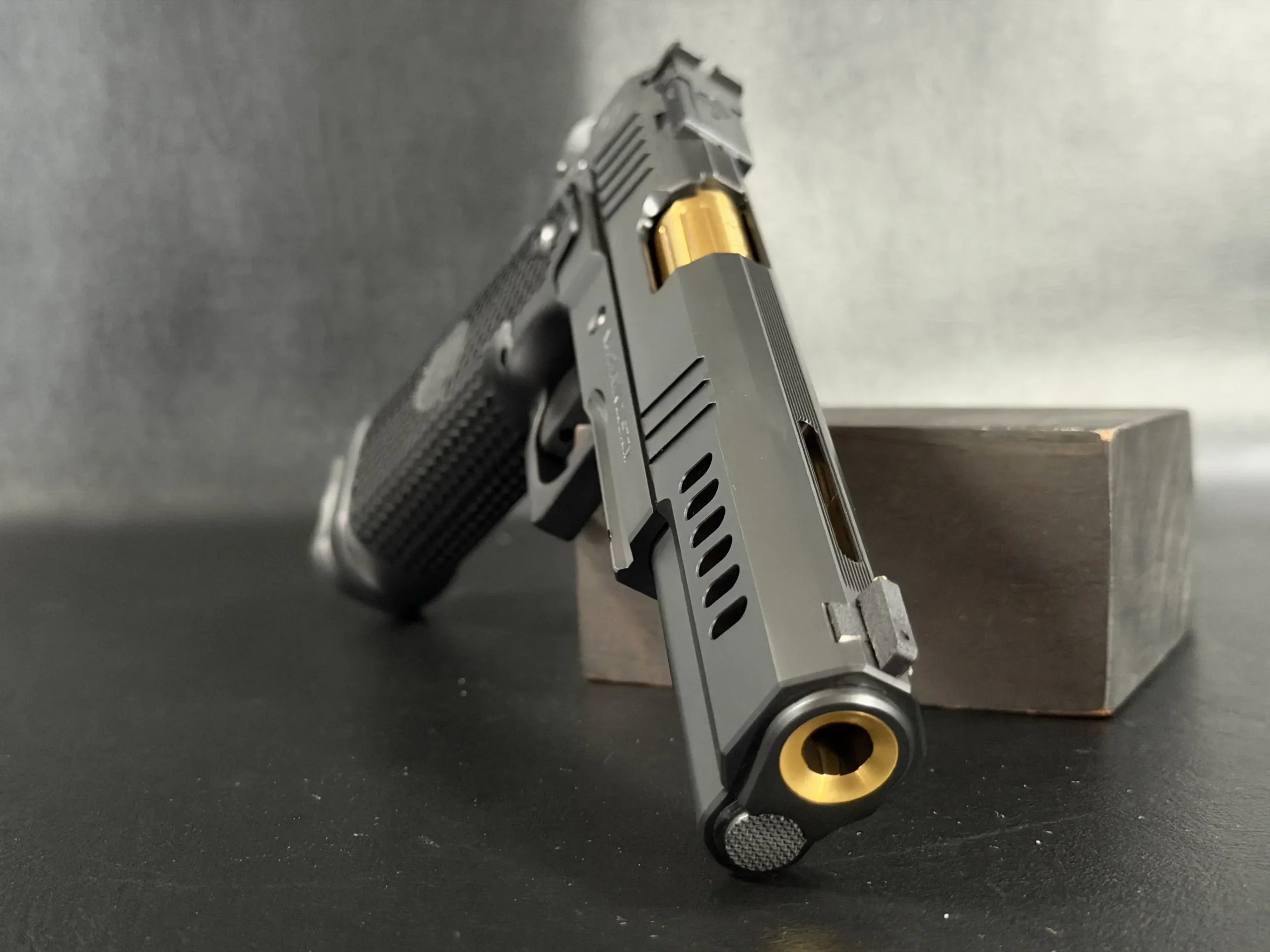 Nighthawk Custom Chairman 2011 photo 9