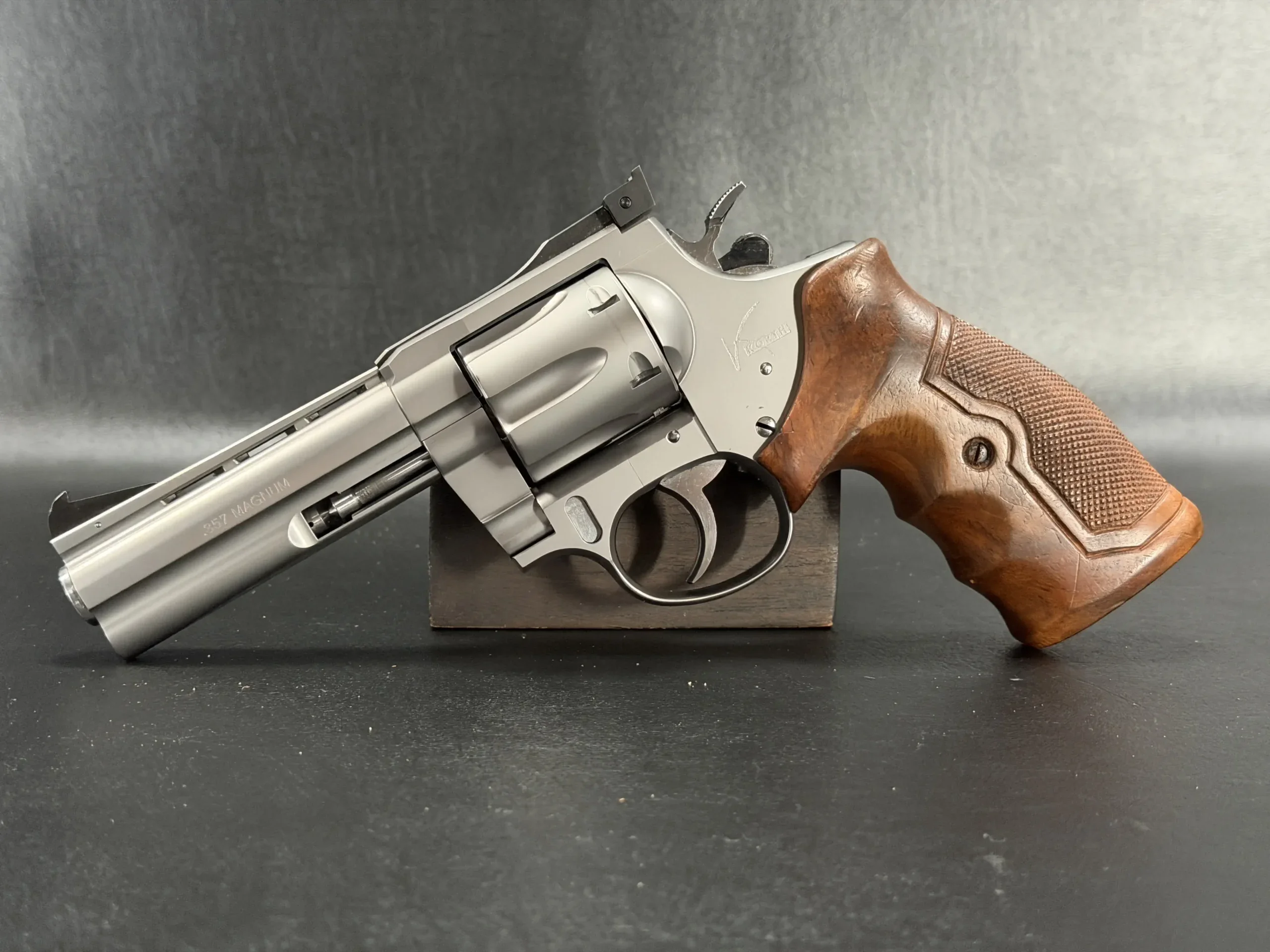 Korth Ratzeburg Combat Stainless .357 Magnum 4 Inch photo 9