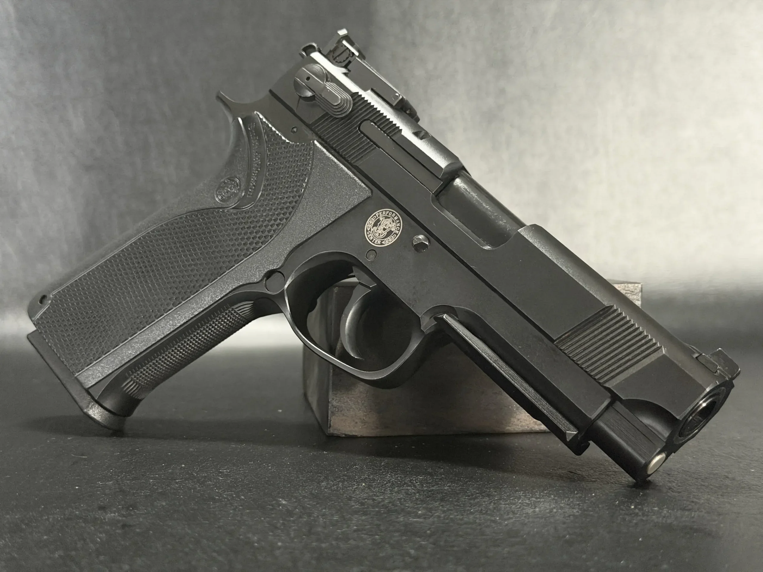 Smith & Wesson Performance Center 4566 .45 ACP photo 4