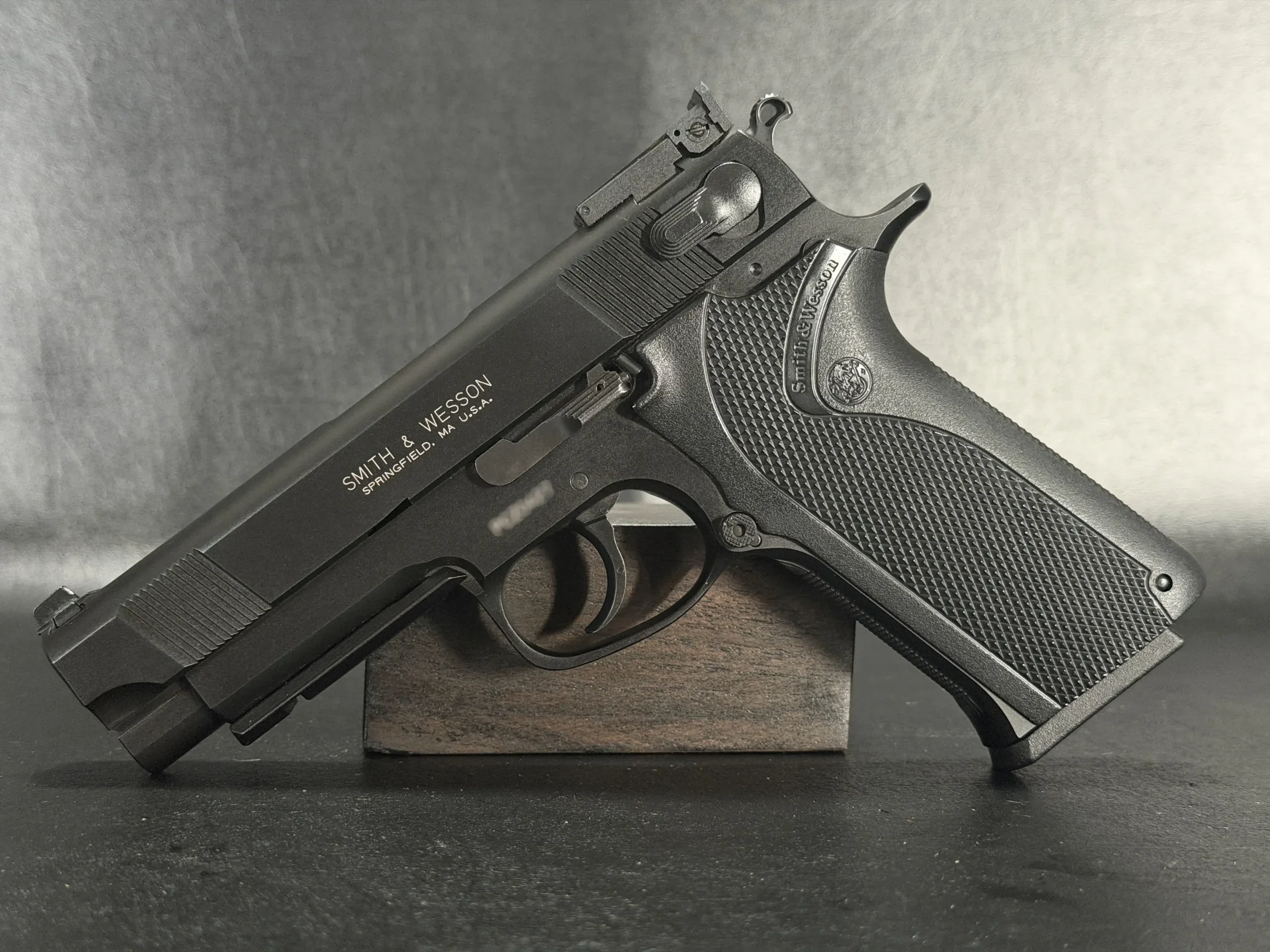 Smith & Wesson Performance Center 4566 .45 ACP photo 3