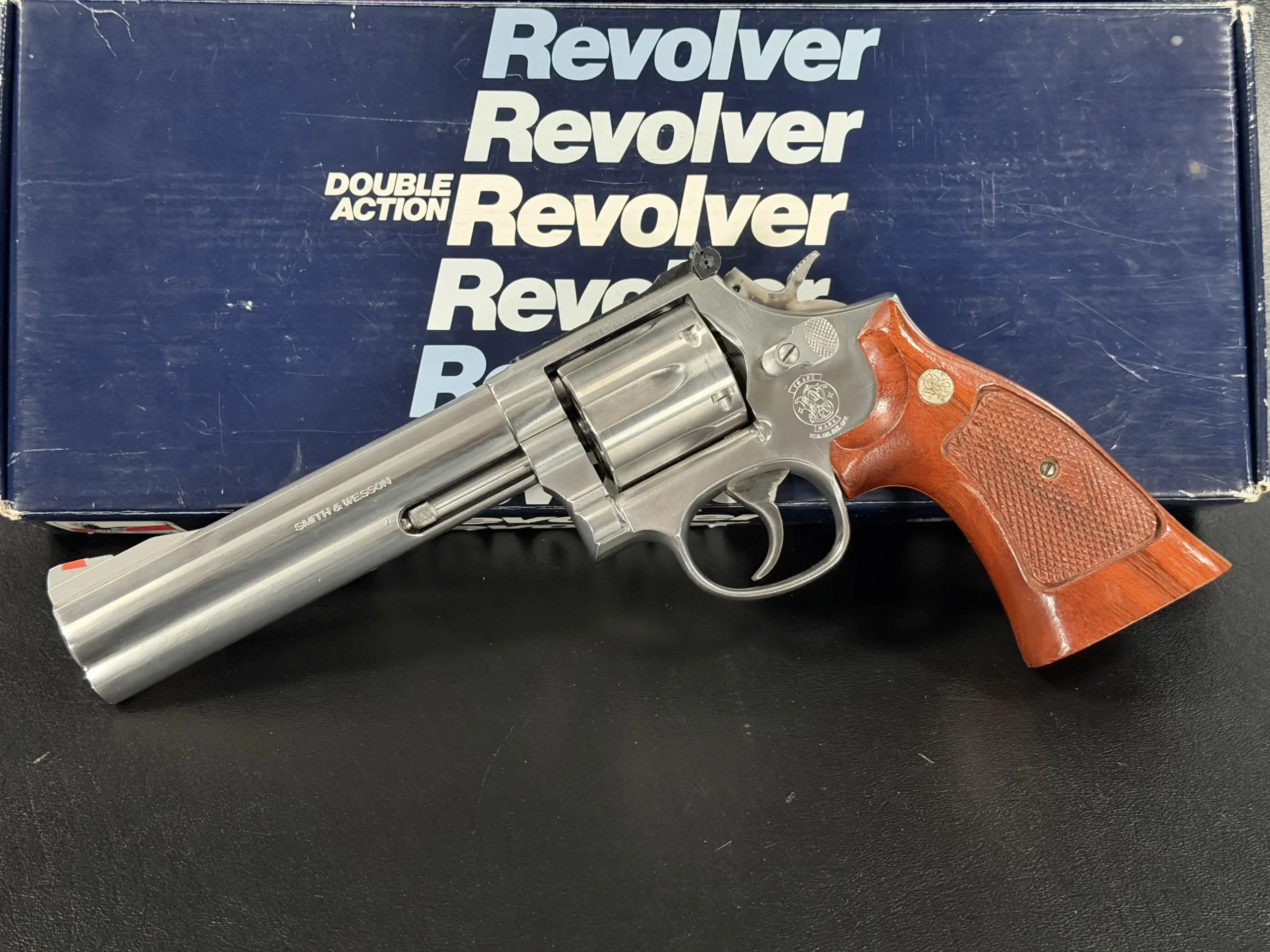 Smith & Wesson 686-4 Stainless photo 2