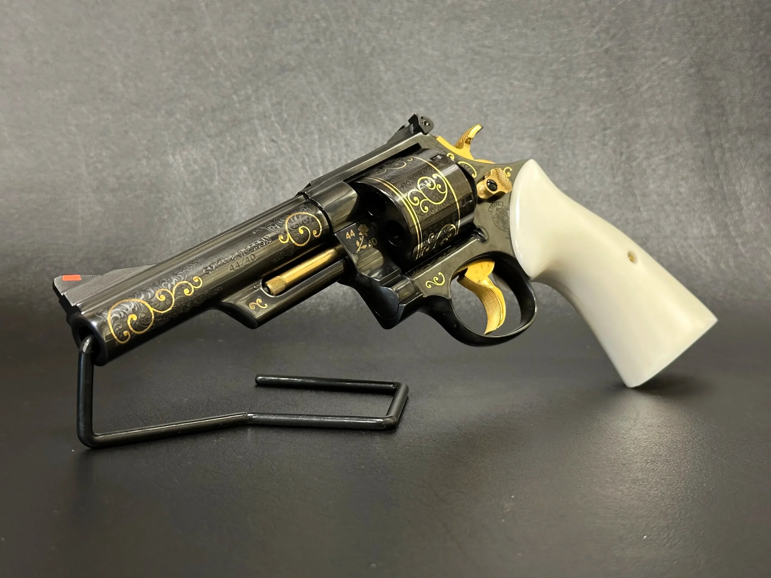 Smith & Wesson Model 544 Texas Wagon Train Commemorative Deluxe Edition photo 4