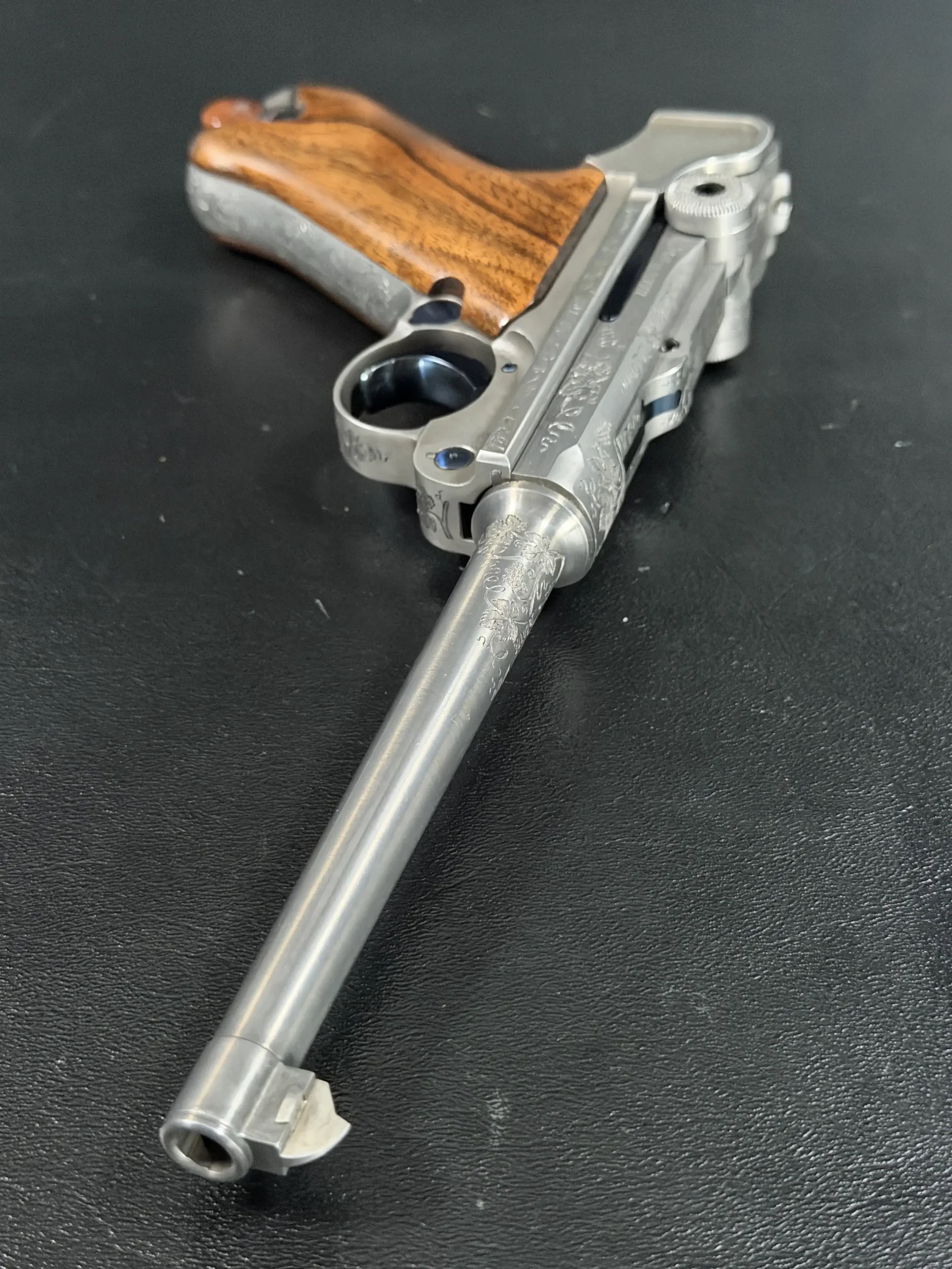 Mauser Parabellum IWA '89 Engraved Luger photo 9