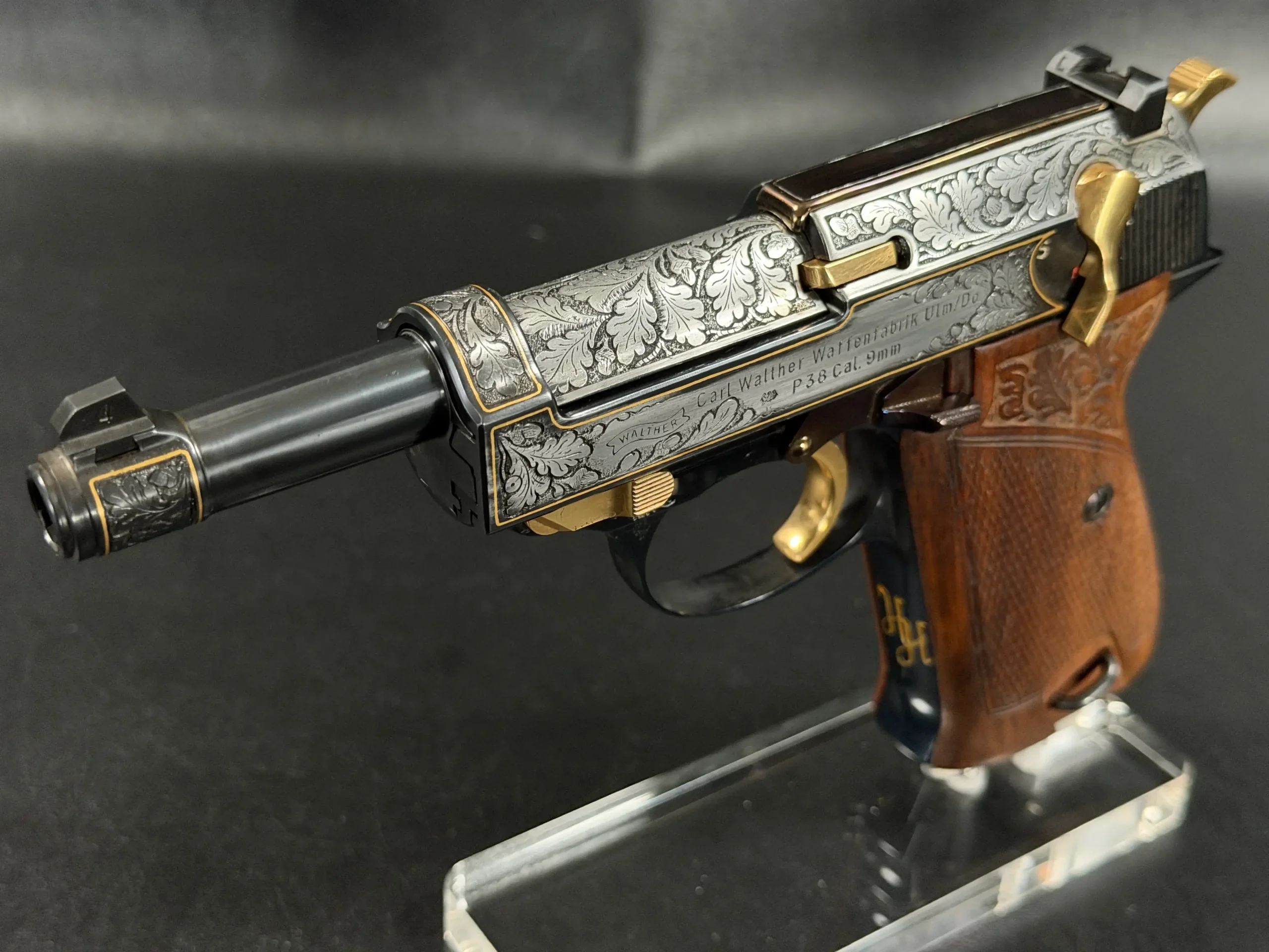 Walther P38 Engraved Presentation Pistol photo 5
