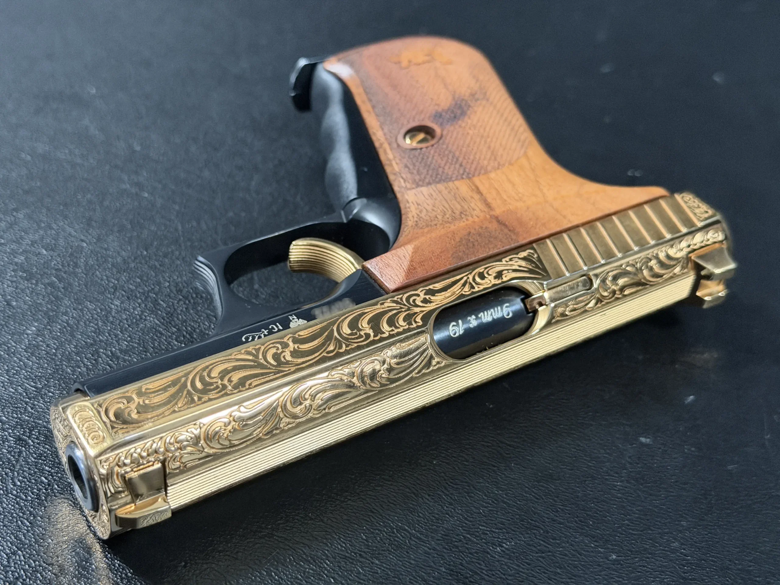 Heckler & Koch P7 (PSP) Gold Engraved photo 7