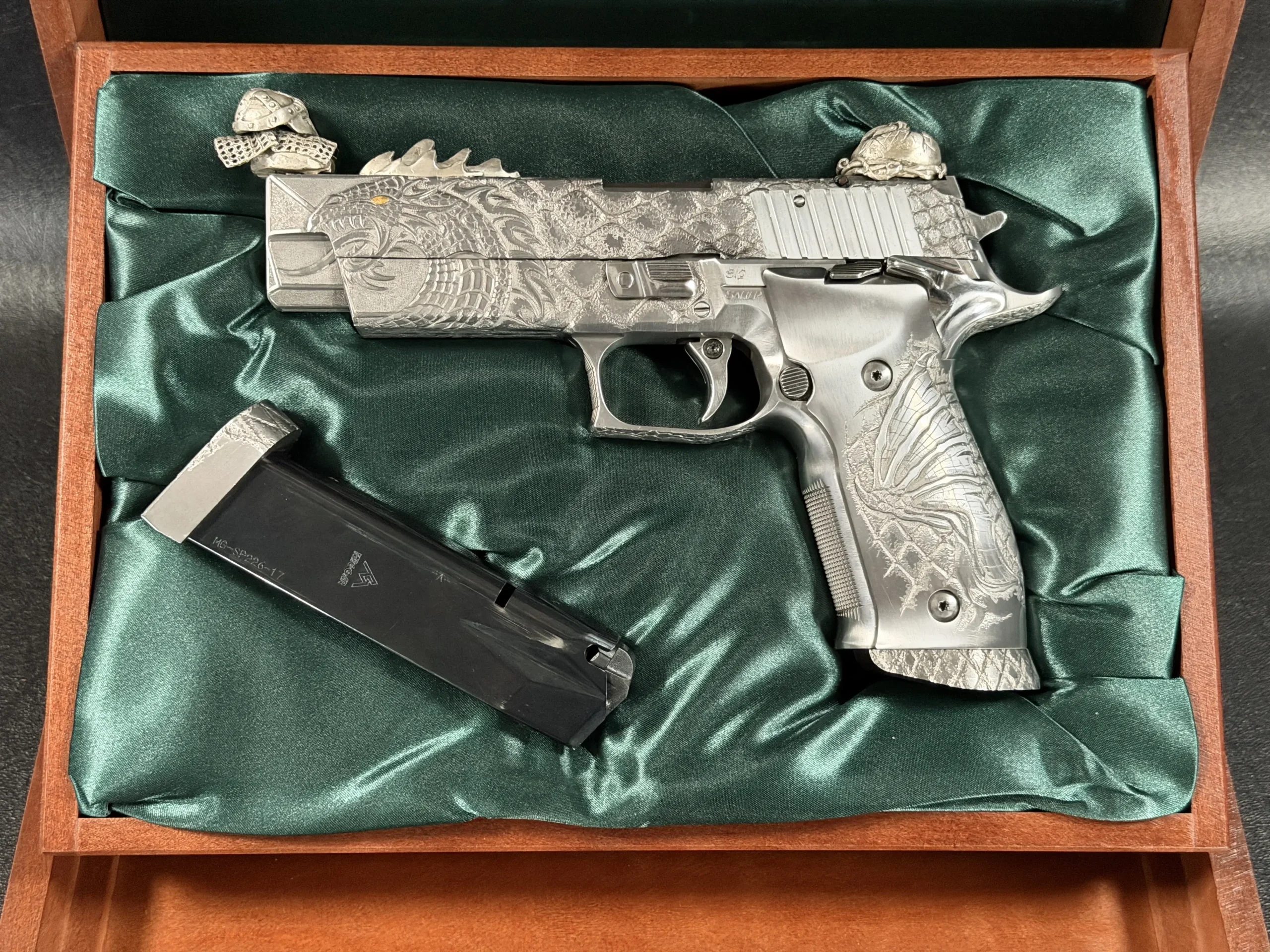 SIG Sauer P226 X-Five Mastershop Prestige Series Dragon photo 2
