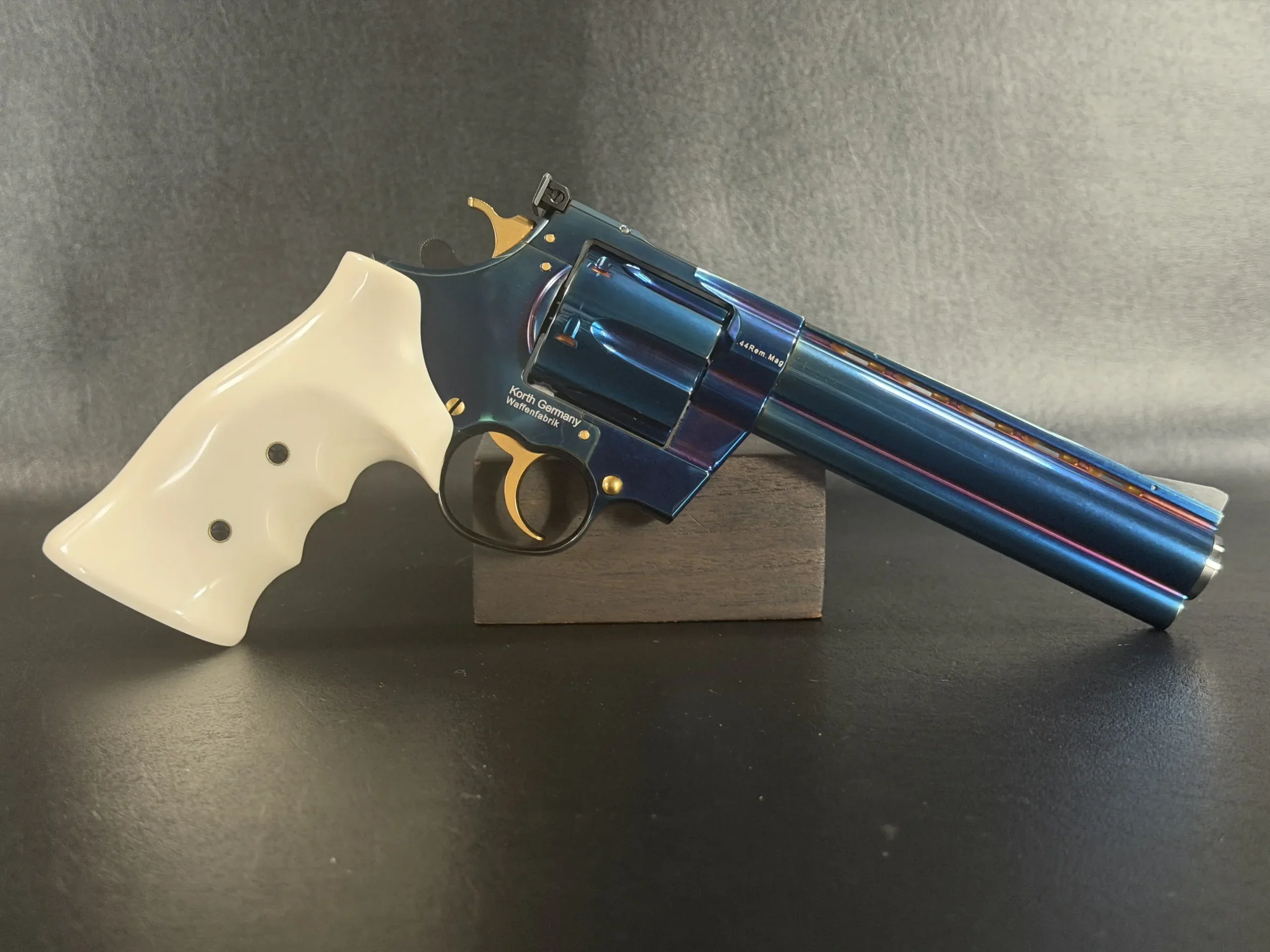 Korth Classic OWMV .44 Magnum 6 Inch photo 10