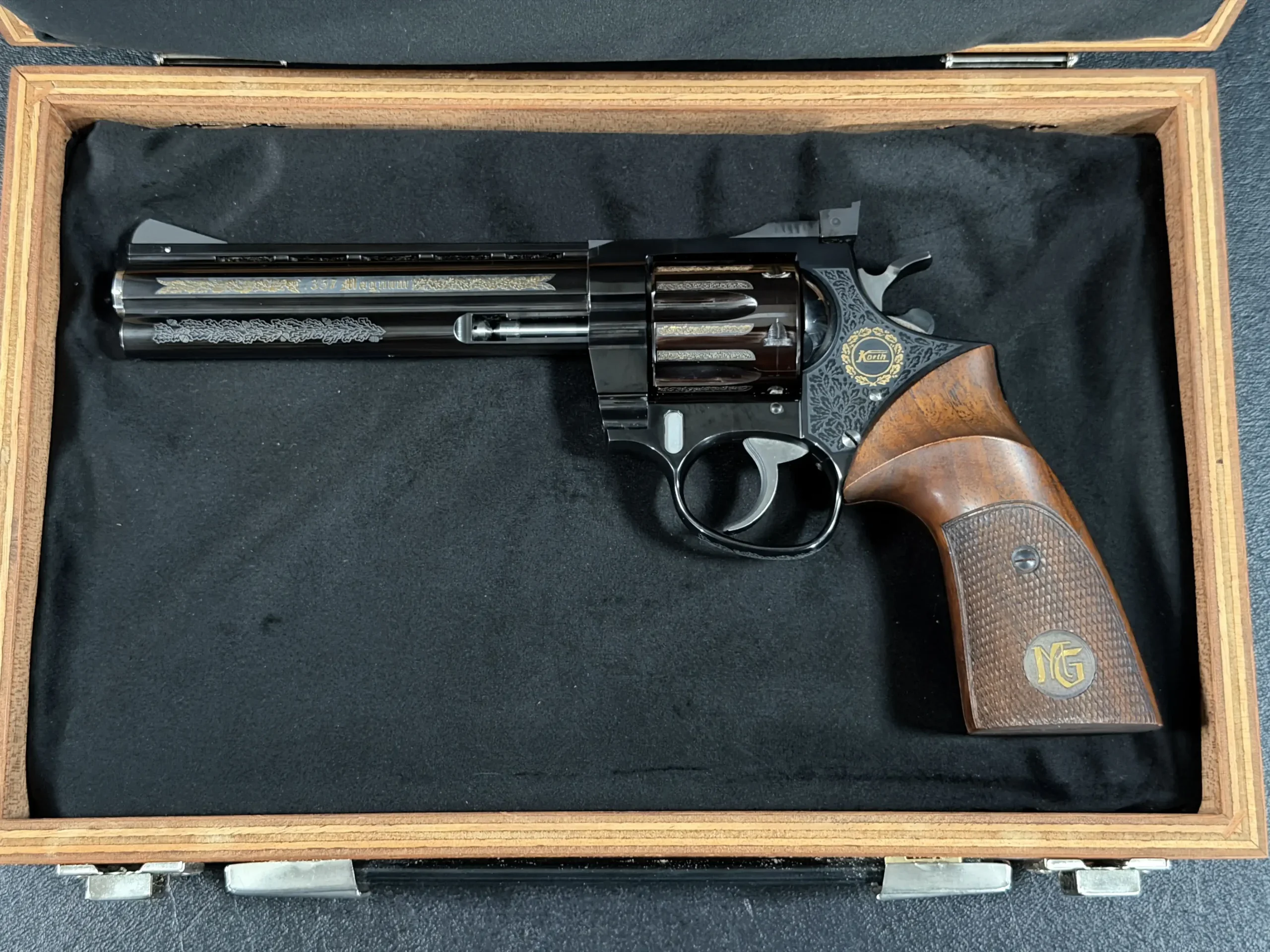 Korth Ratzeburg .357 Magnum Gold-Inlaid Hunting Engraved Revolver photo 3