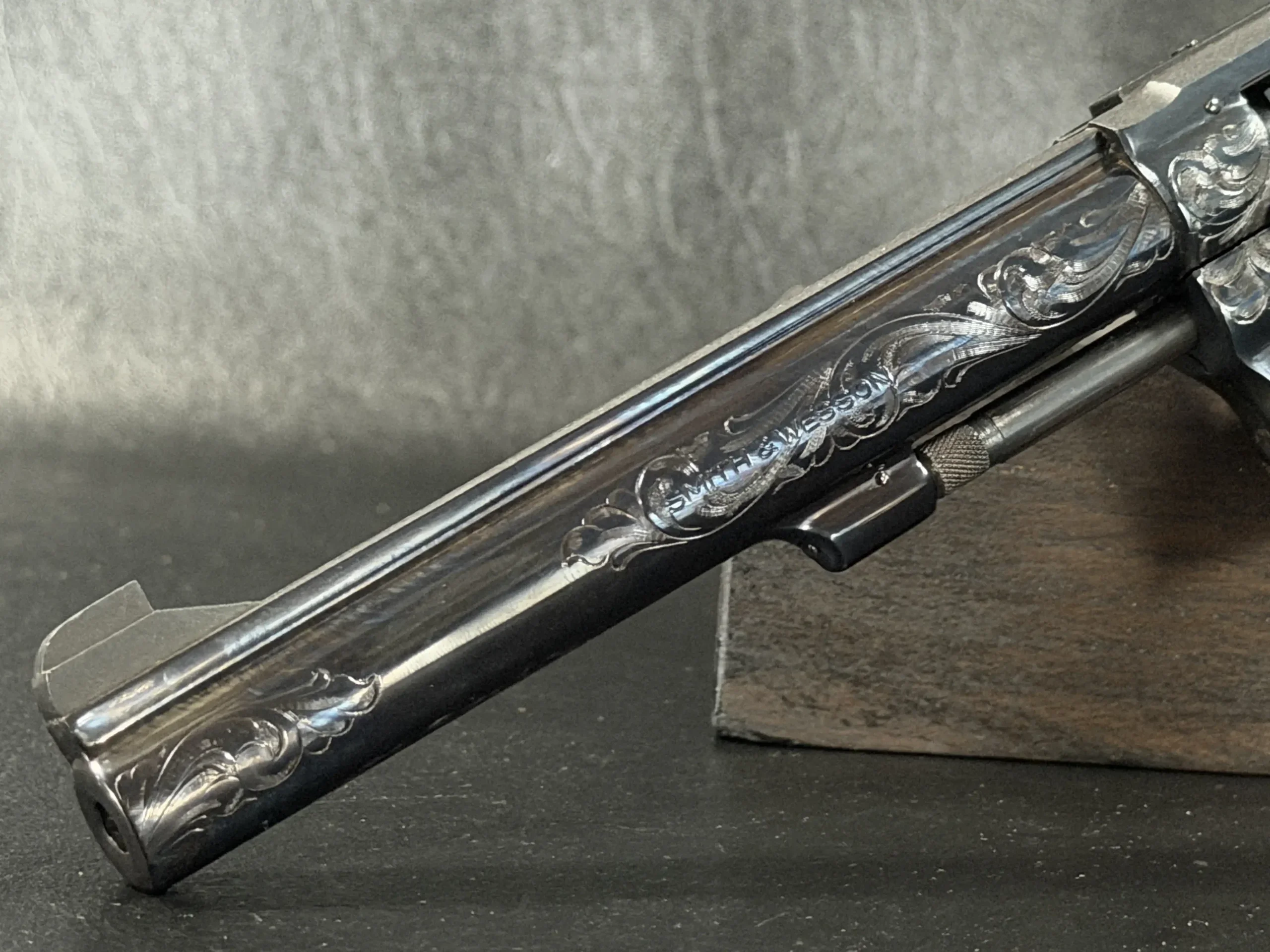 Smith & Wesson Model 48-4 Engraved K-22 Masterpiece M.R.F. photo 6