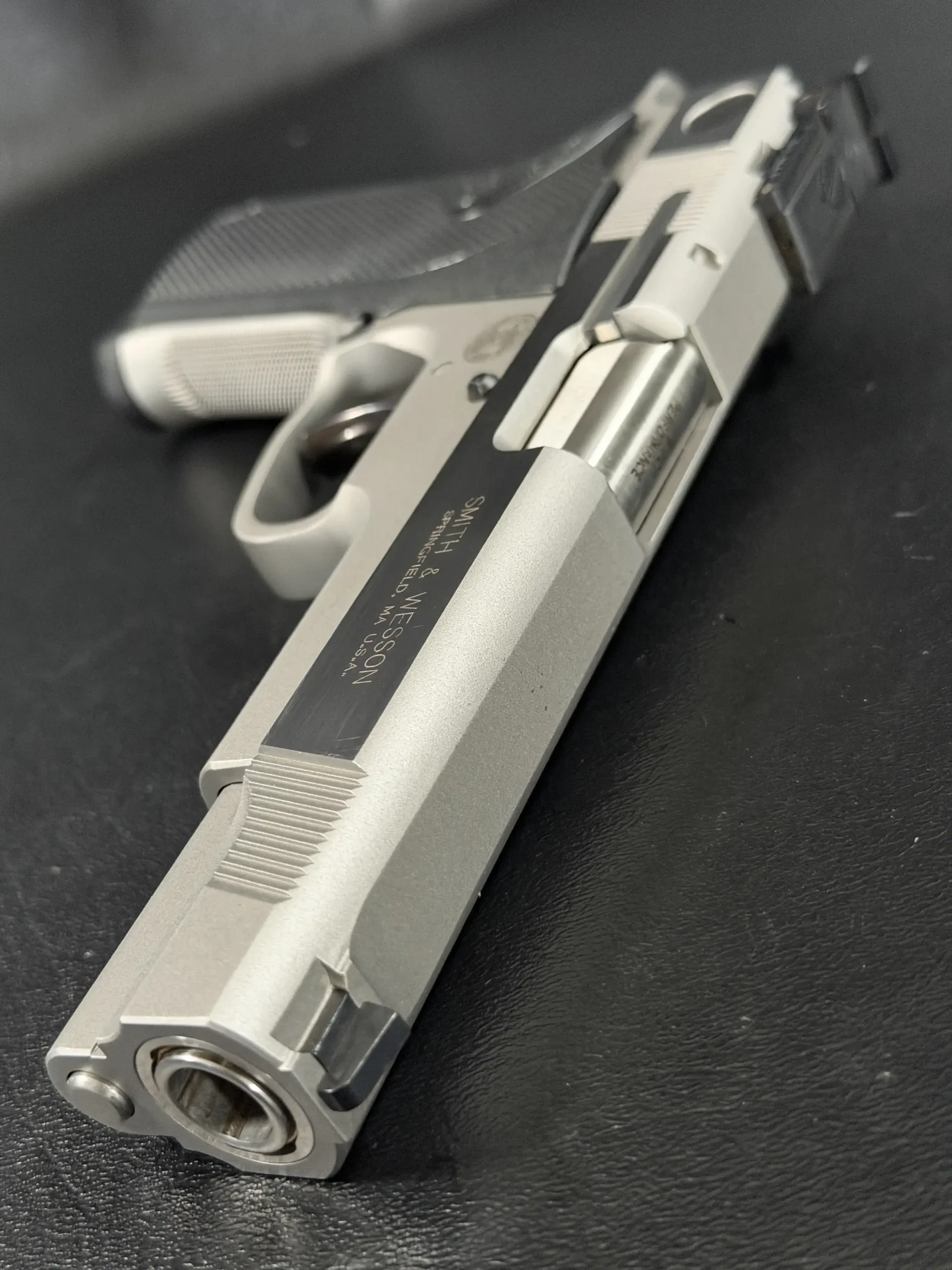 Smith & Wesson Model 845 Performance Center Stainless photo 8