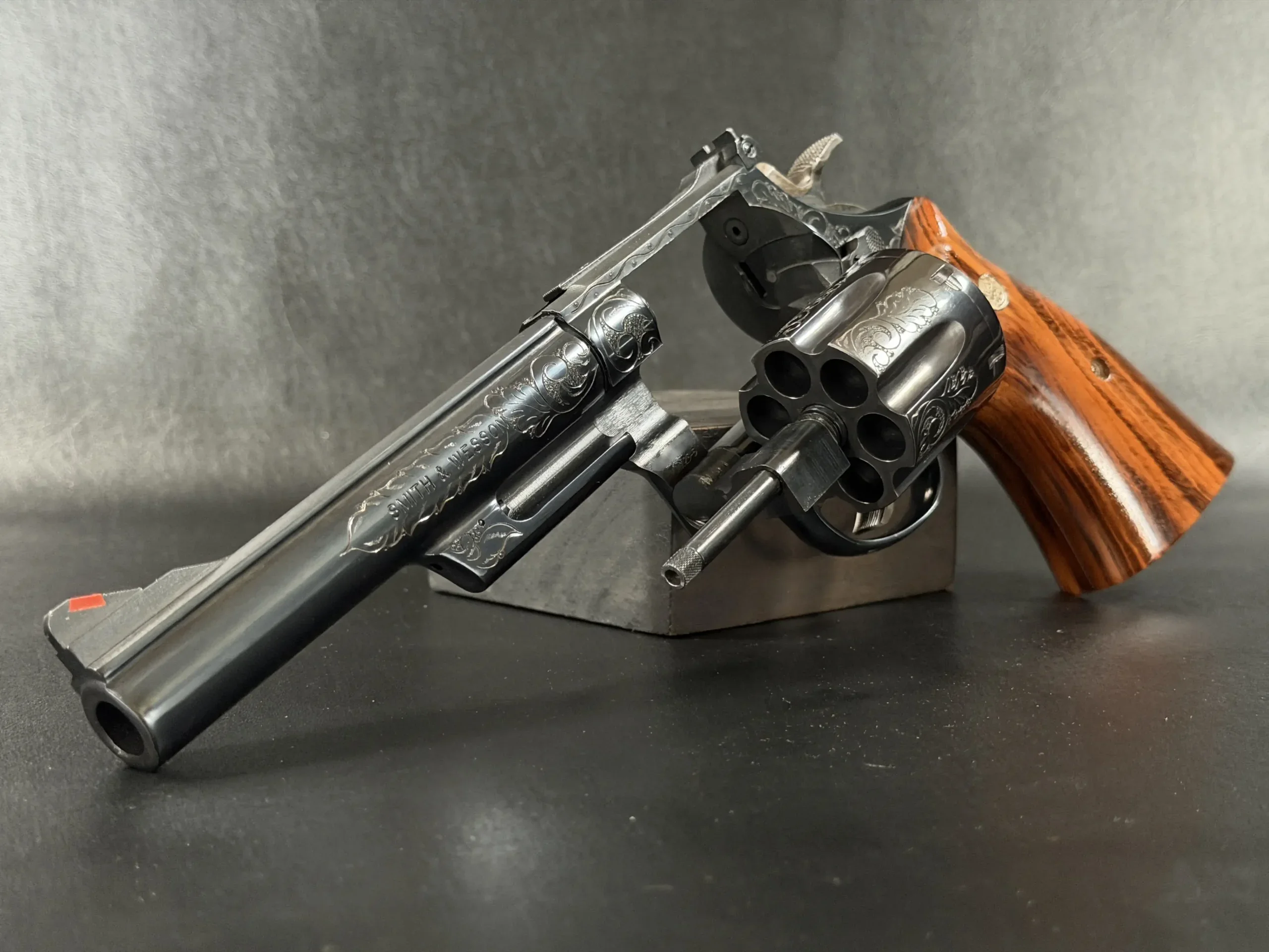 Smith & Wesson Model 25-5 Engraved .45 Colt photo 10