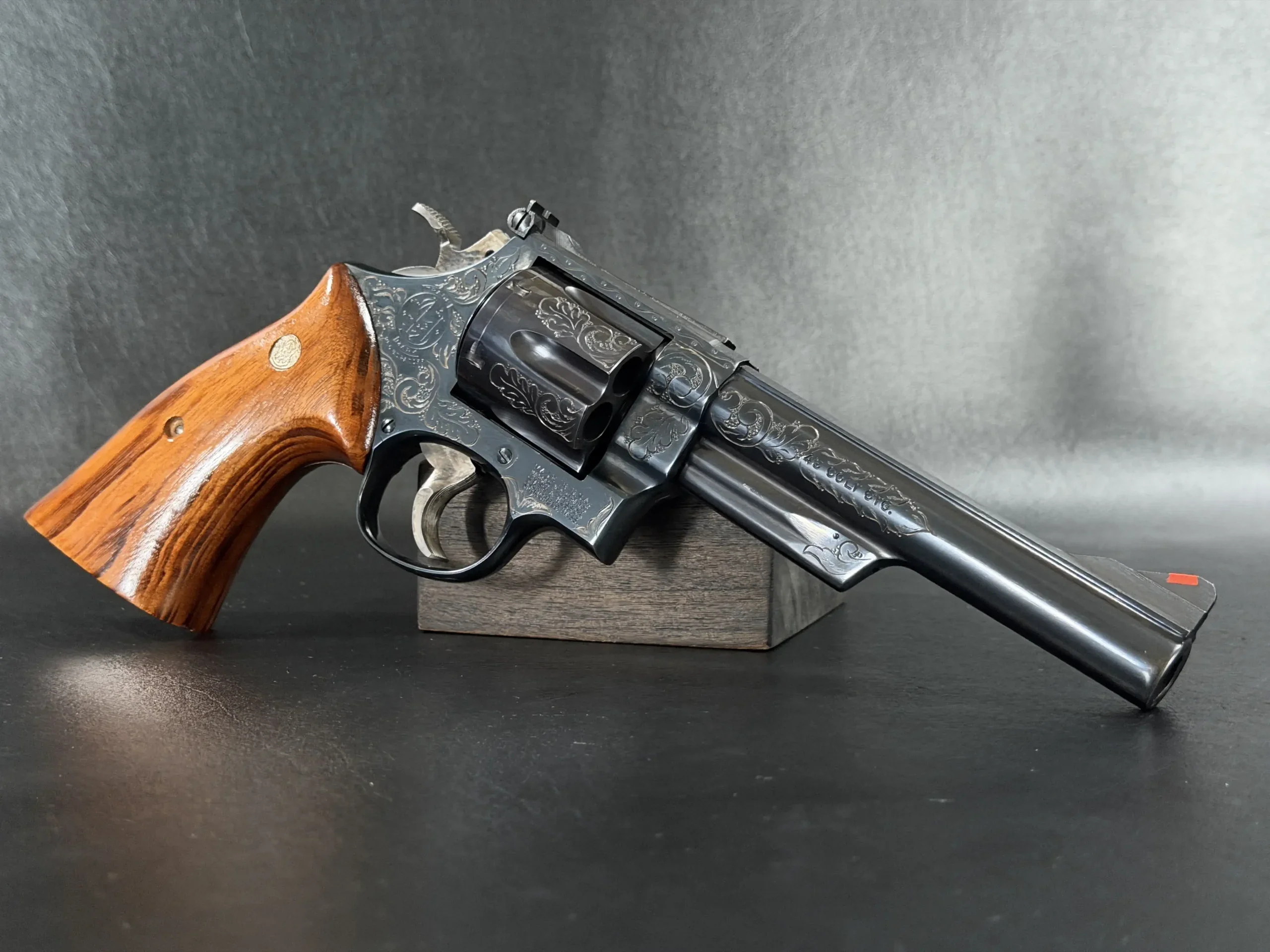 Smith & Wesson Model 25-5 Engraved .45 Colt photo 4
