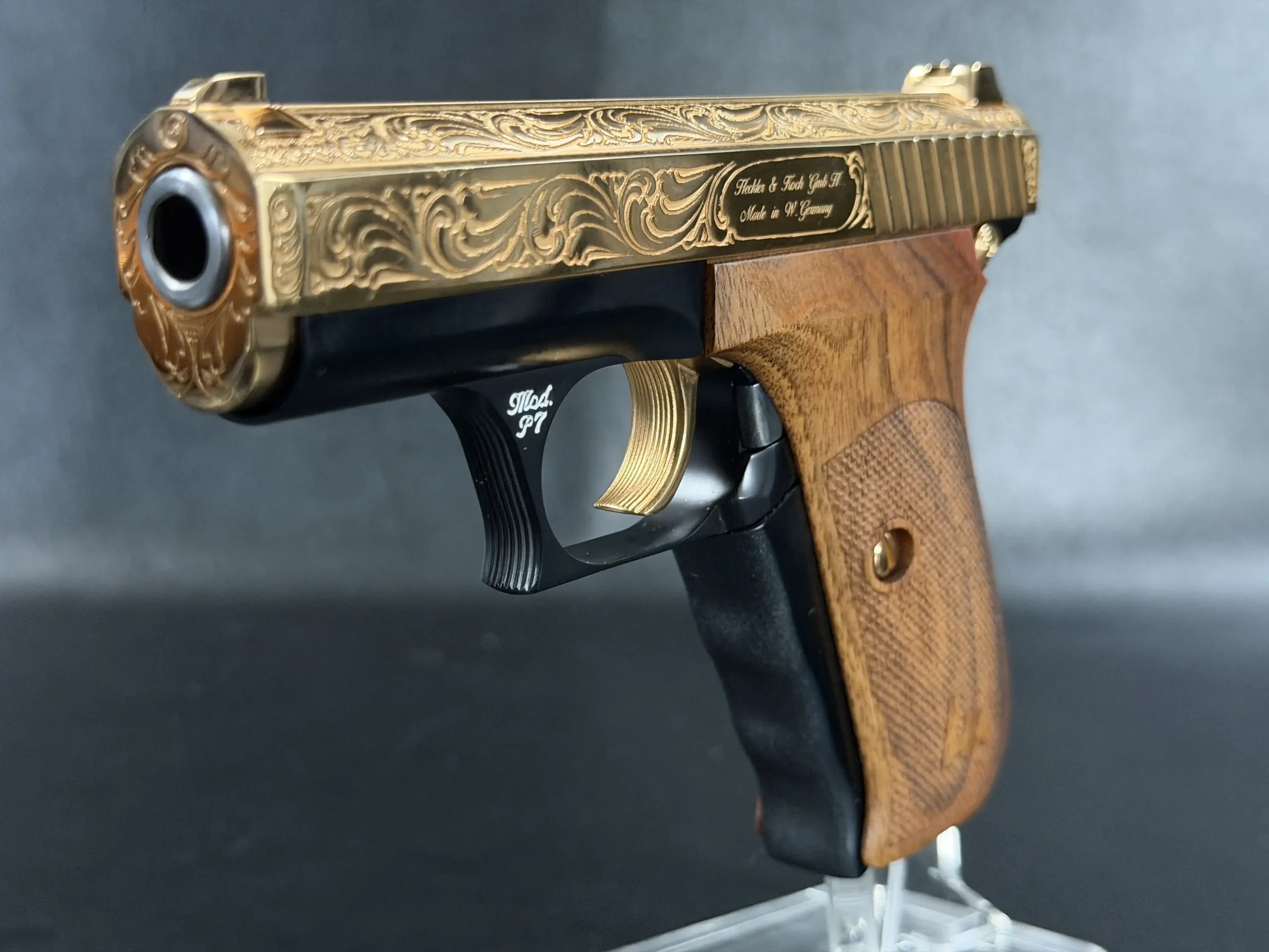 Heckler & Koch P7 (PSP) Gold Engraved photo 3