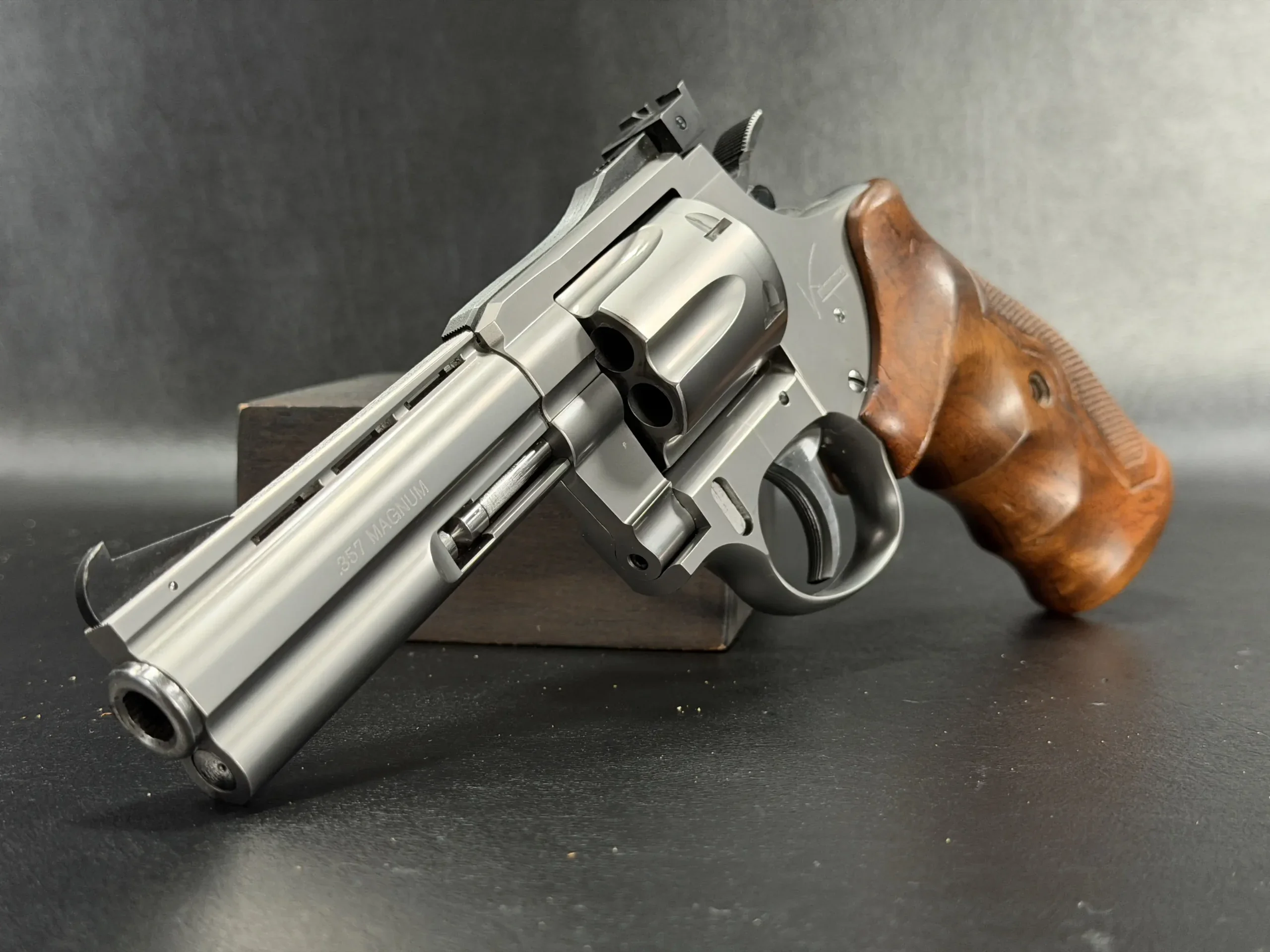 Korth Ratzeburg Combat Stainless .357 Magnum 4 Inch photo 4