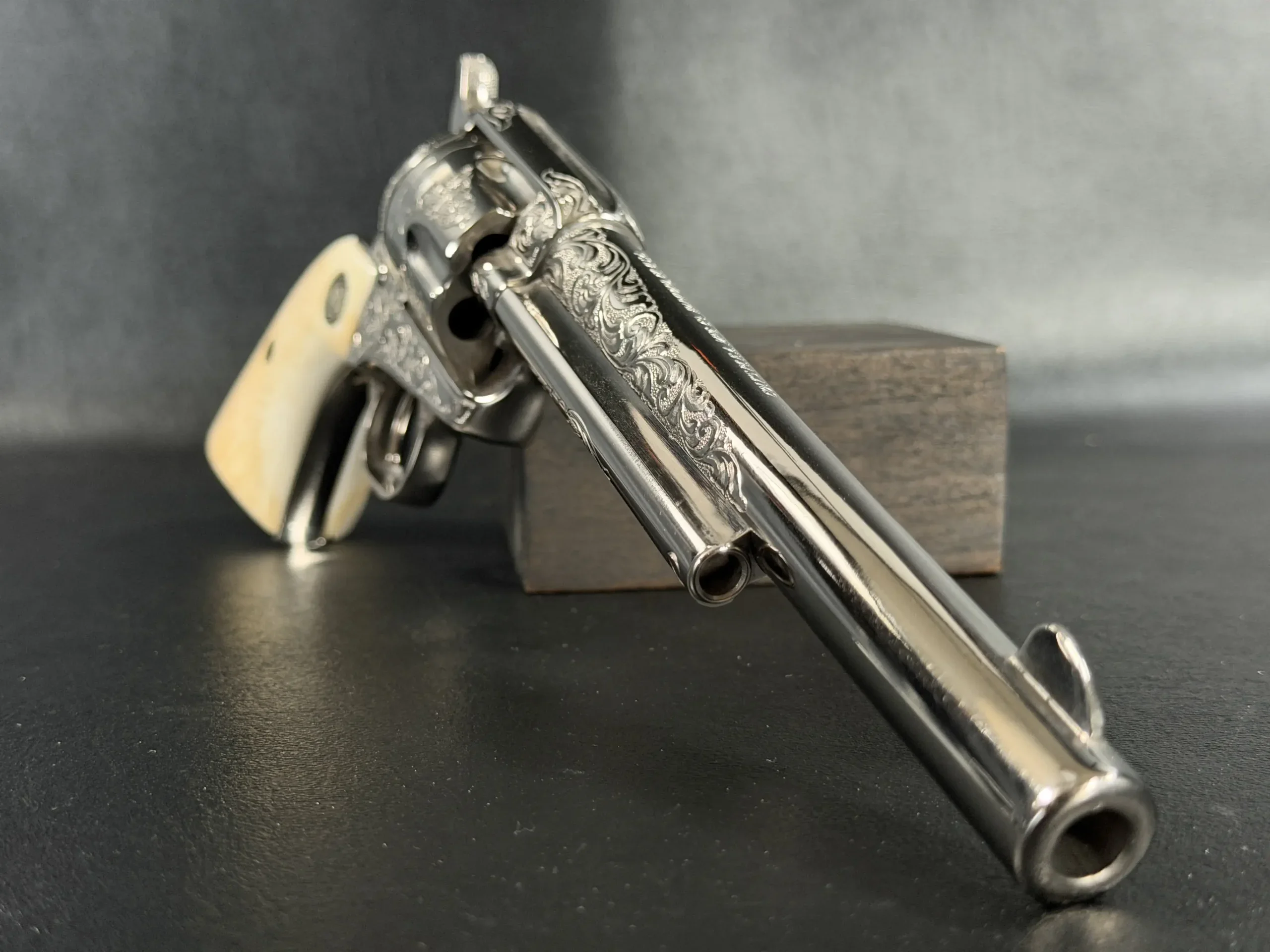 Colt Single Action Army 3rd Generation Engraved photo 6