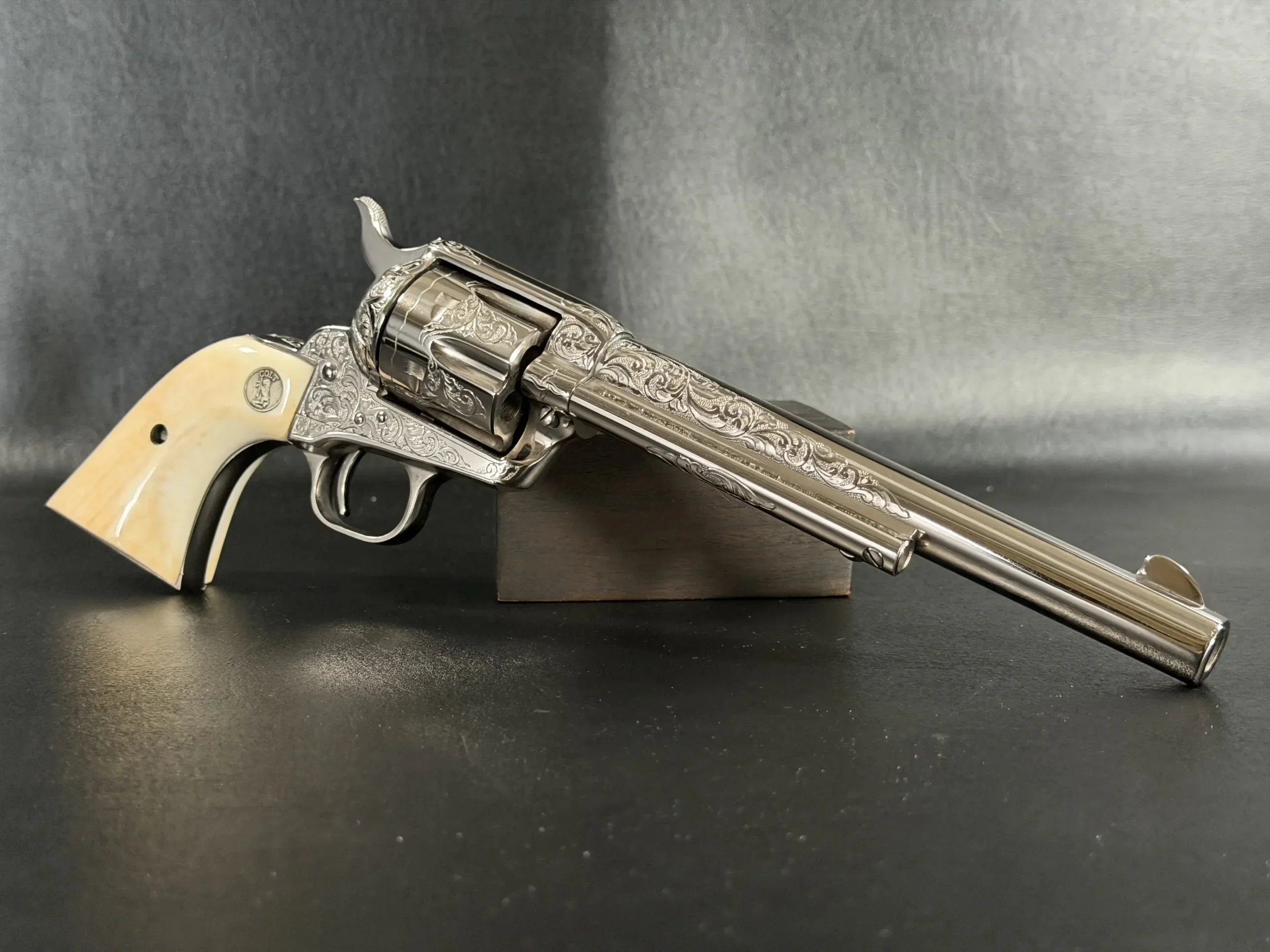 Colt Single Action Army 3rd Generation Engraved photo 5