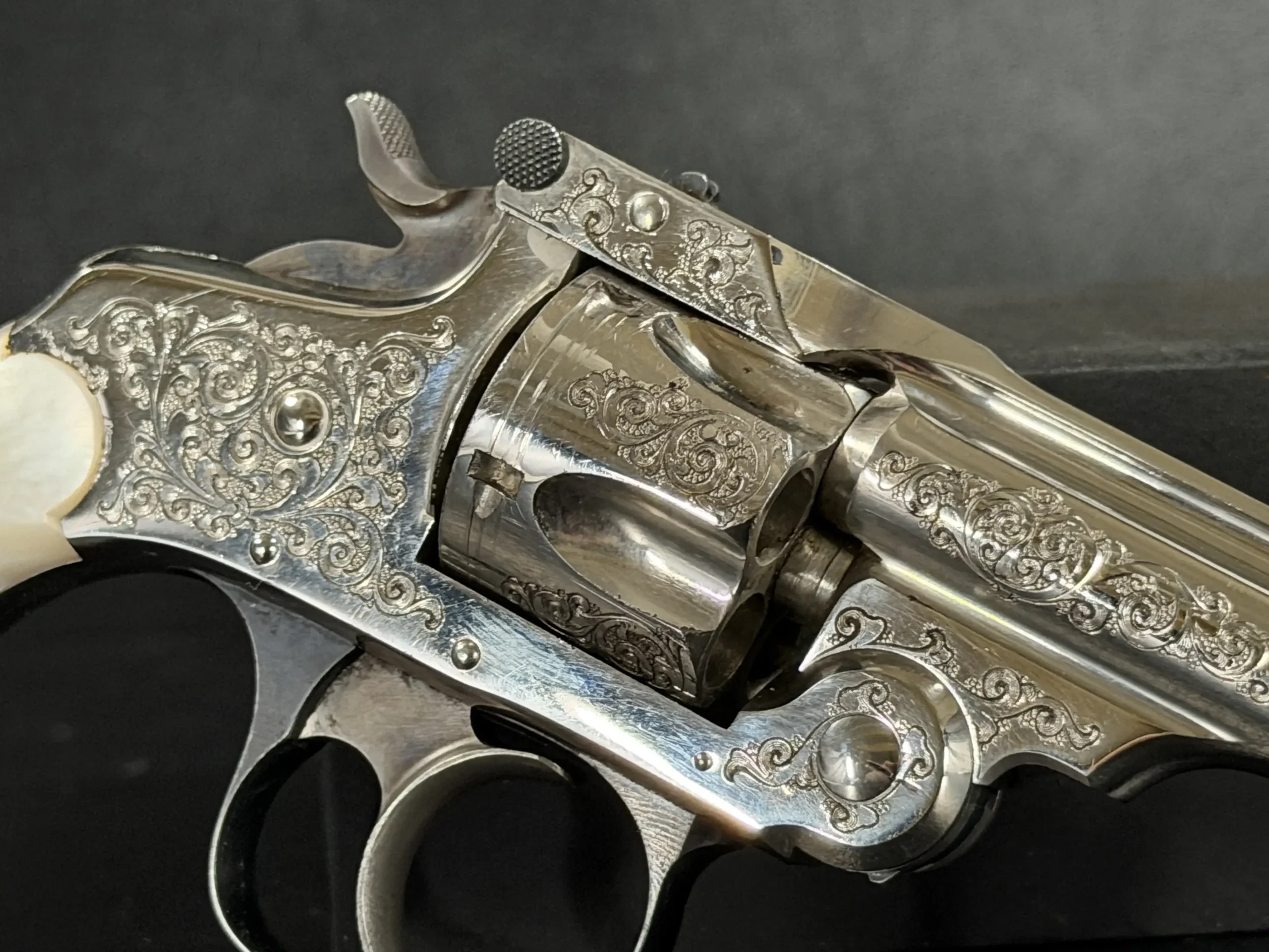 Smith & Wesson .32 Double Action Fourth Model Factory Engraved photo 6