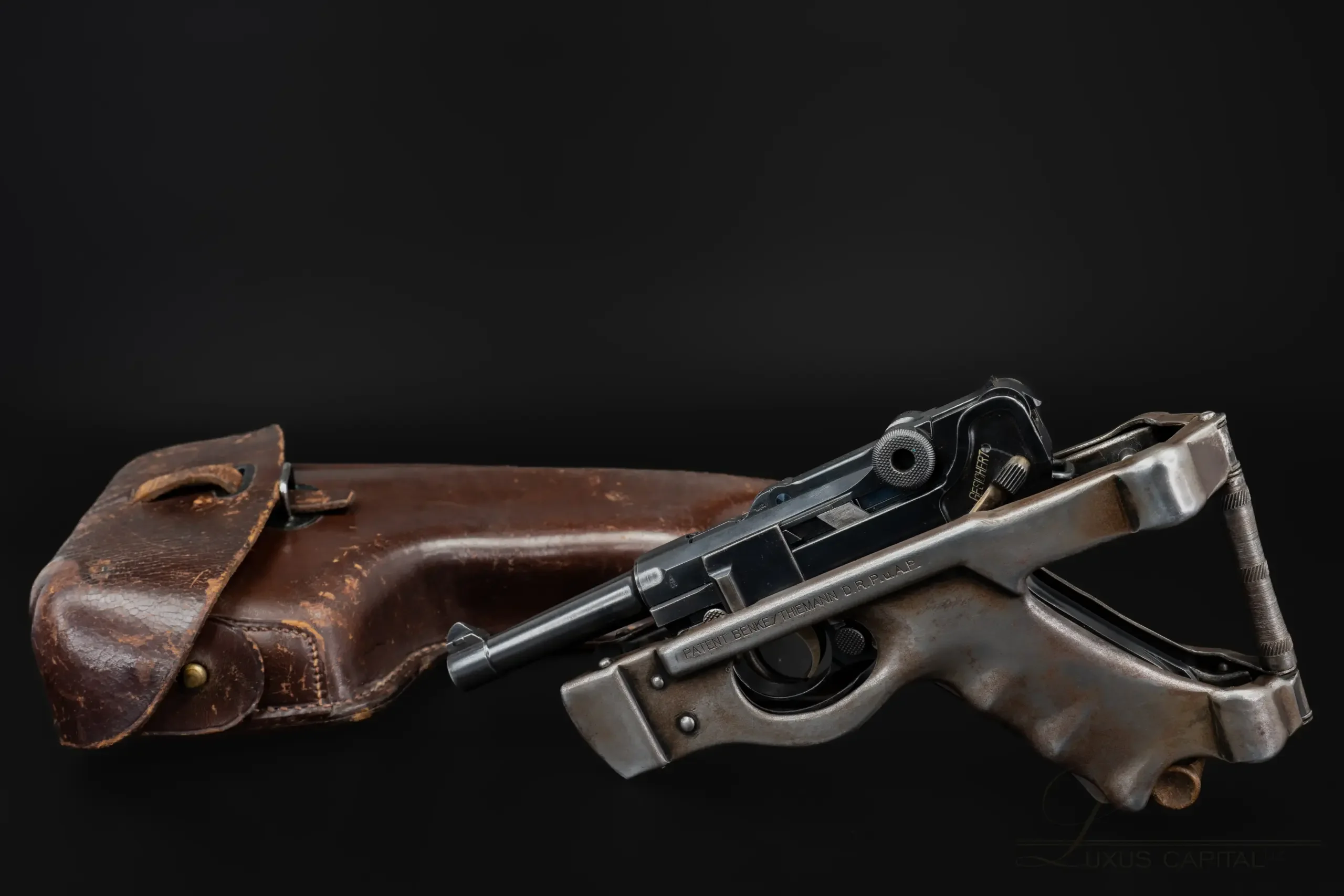 DWM 1920 Luger with Benke-Thiemann Folding Stock photo 2