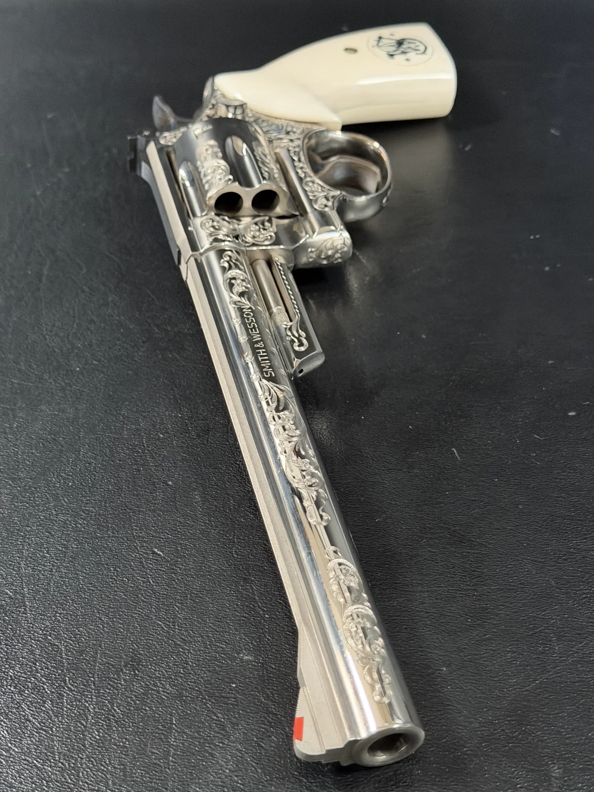 Smith & Wesson Model 29-2 Factory Engraved photo 8