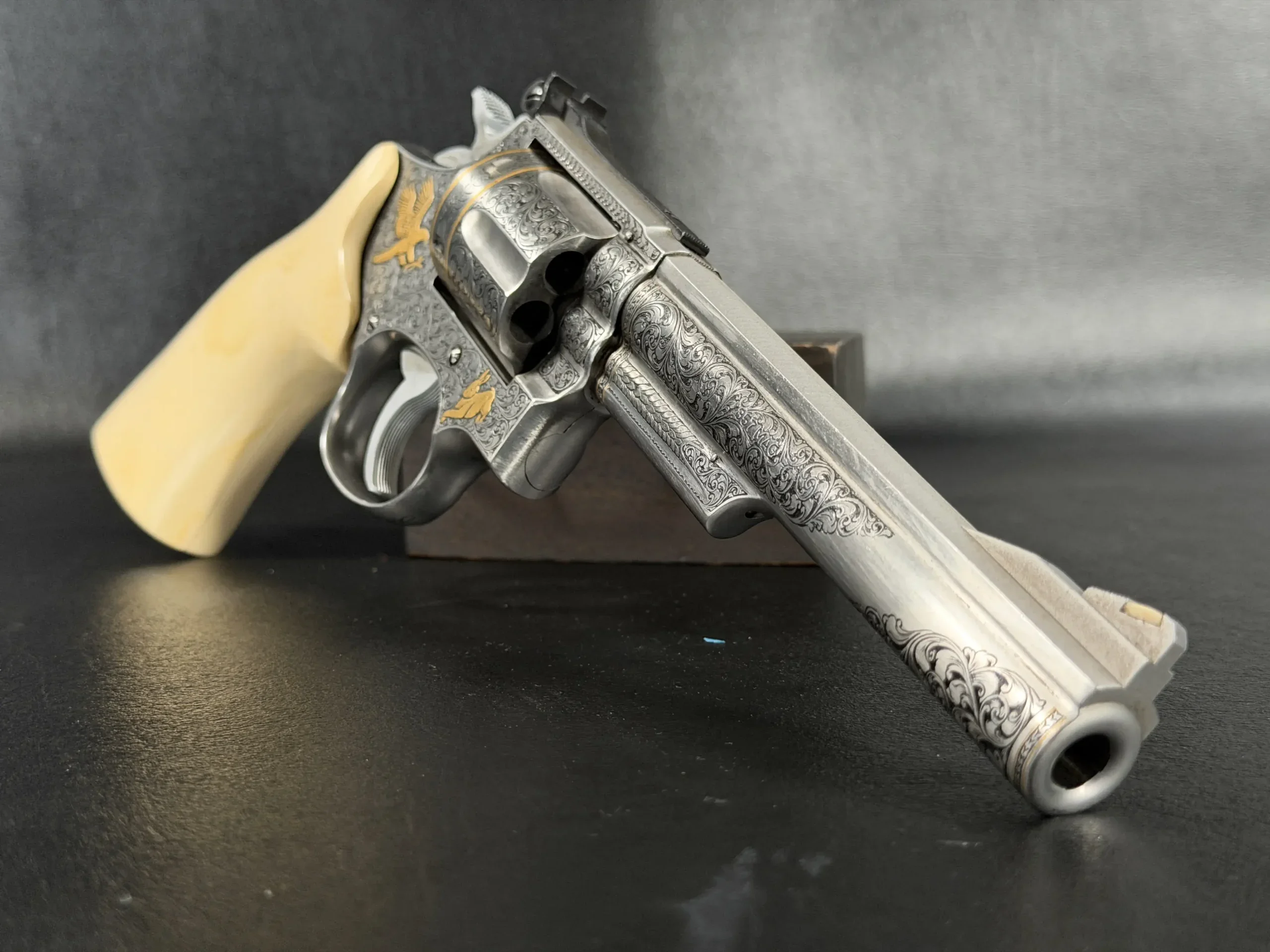 Ray Viramontez Engraved & Gold Inlaid Smith & Wesson Model 66-1 photo 2