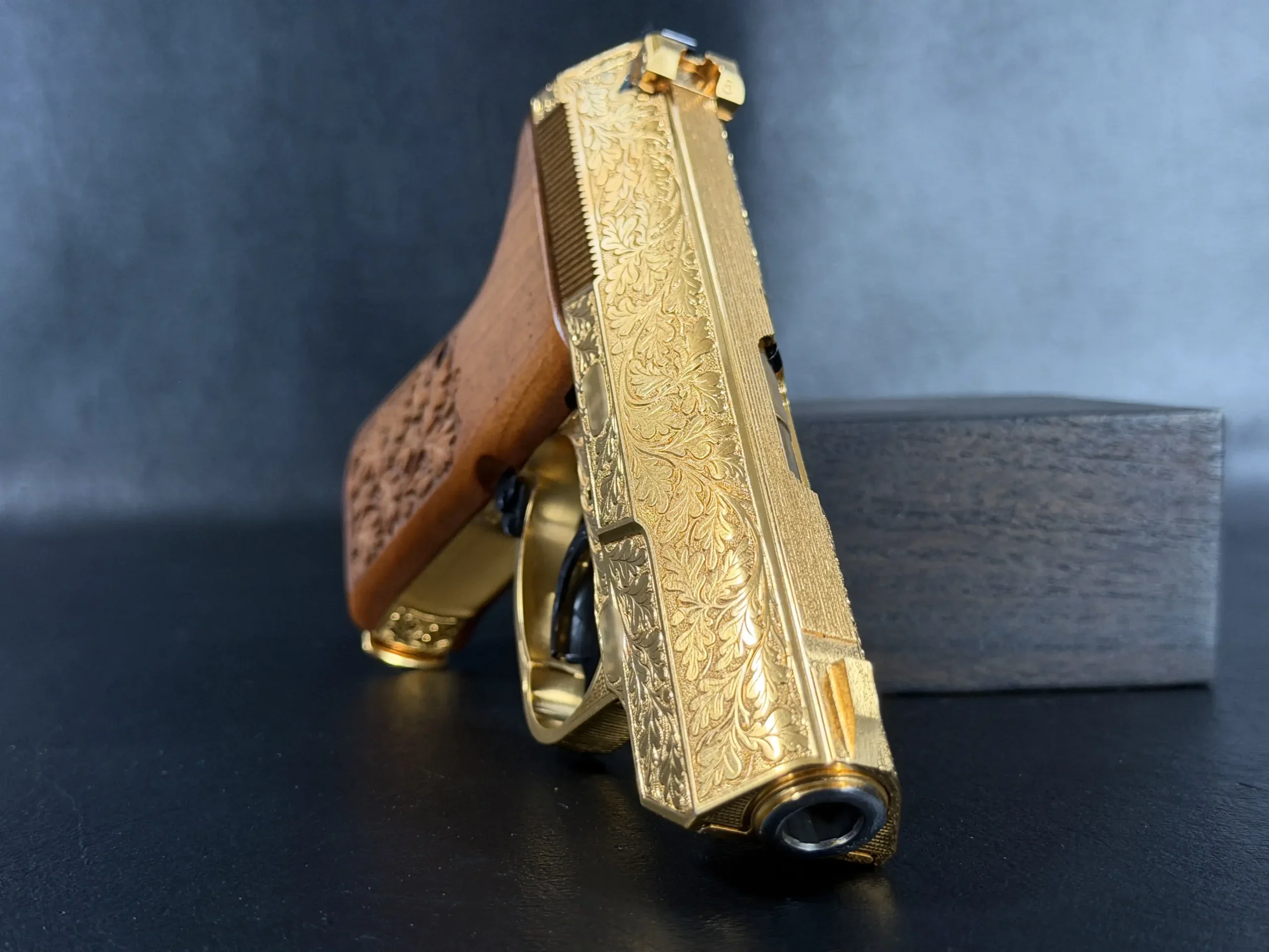 Walther Mod. P5C Engraved &amp; Gold Plated photo 3