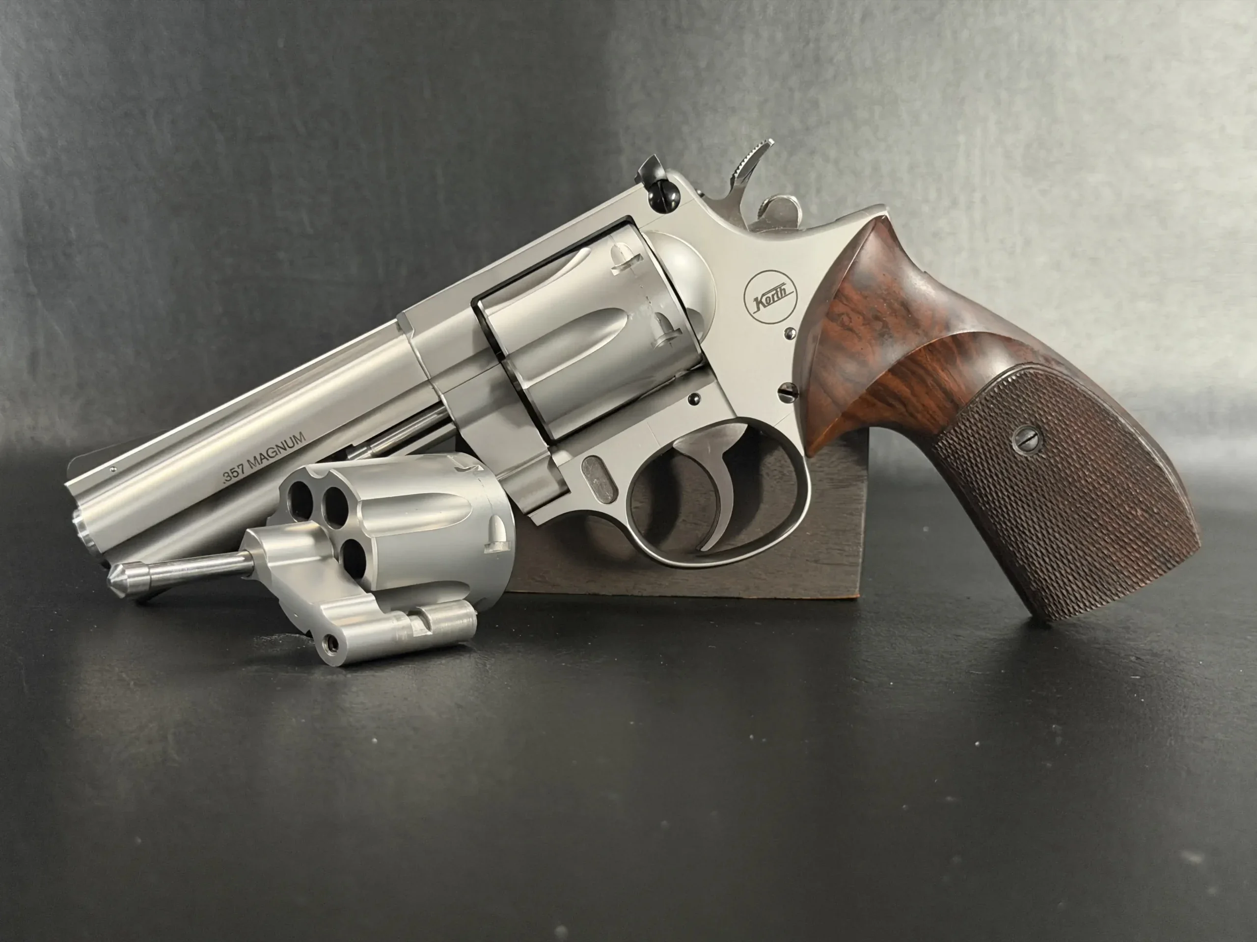 Korth Ratzeburg Combat 4" Stainless .357 Magnum with 9mm Cylinder photo 2