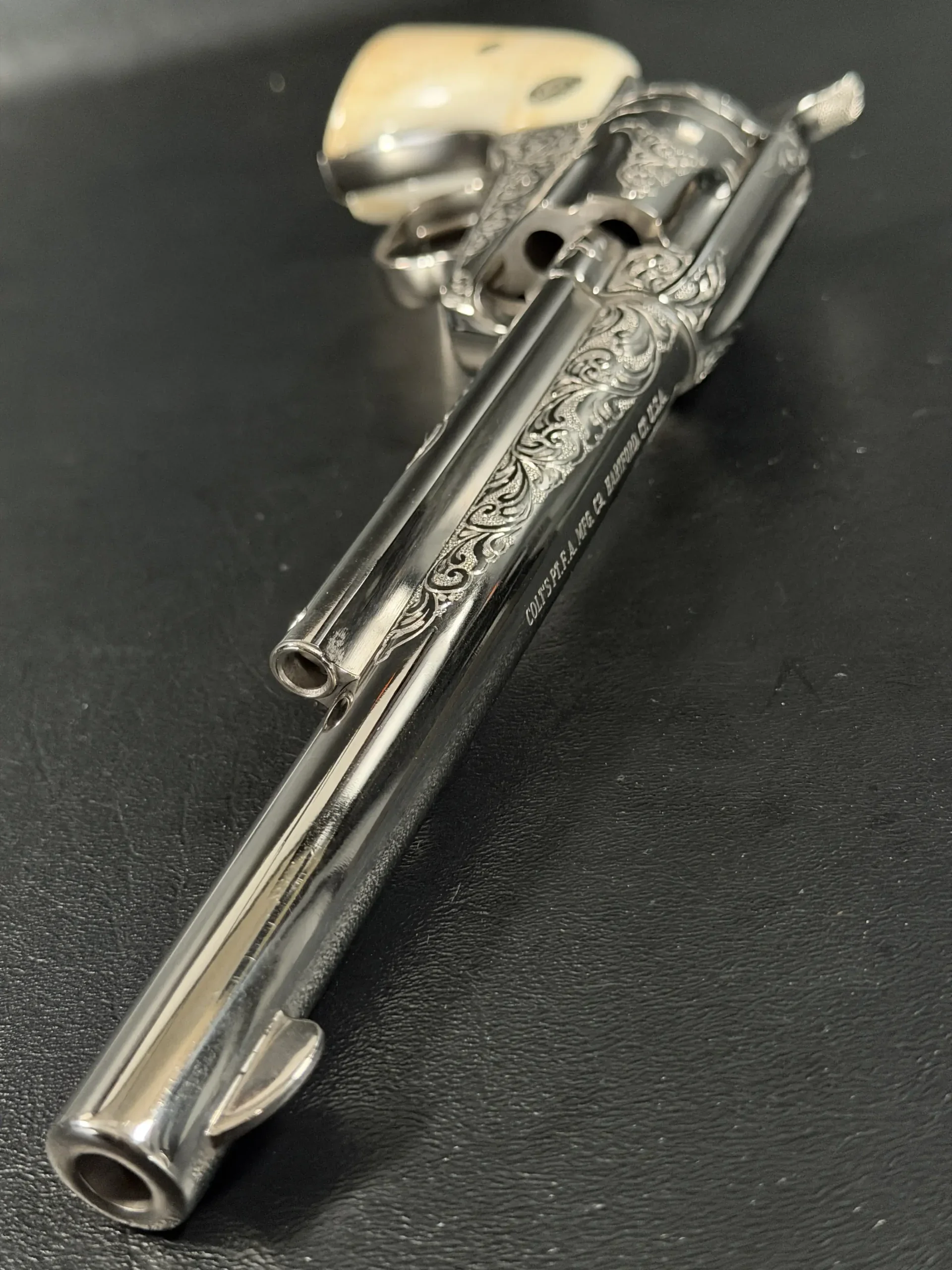 Colt Single Action Army 3rd Generation Engraved photo 8