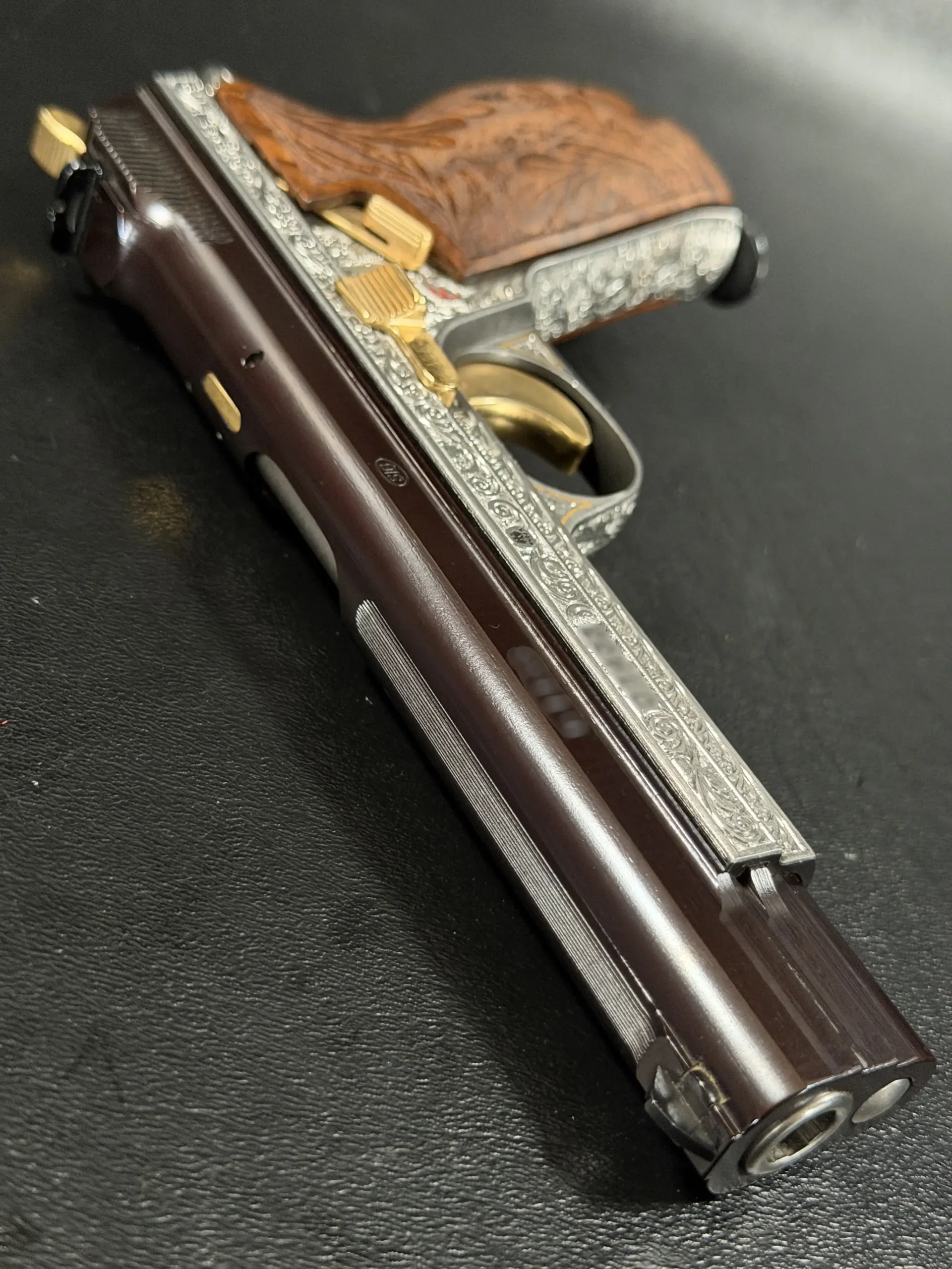 SIG P210-4 Luxus Engraved photo 5
