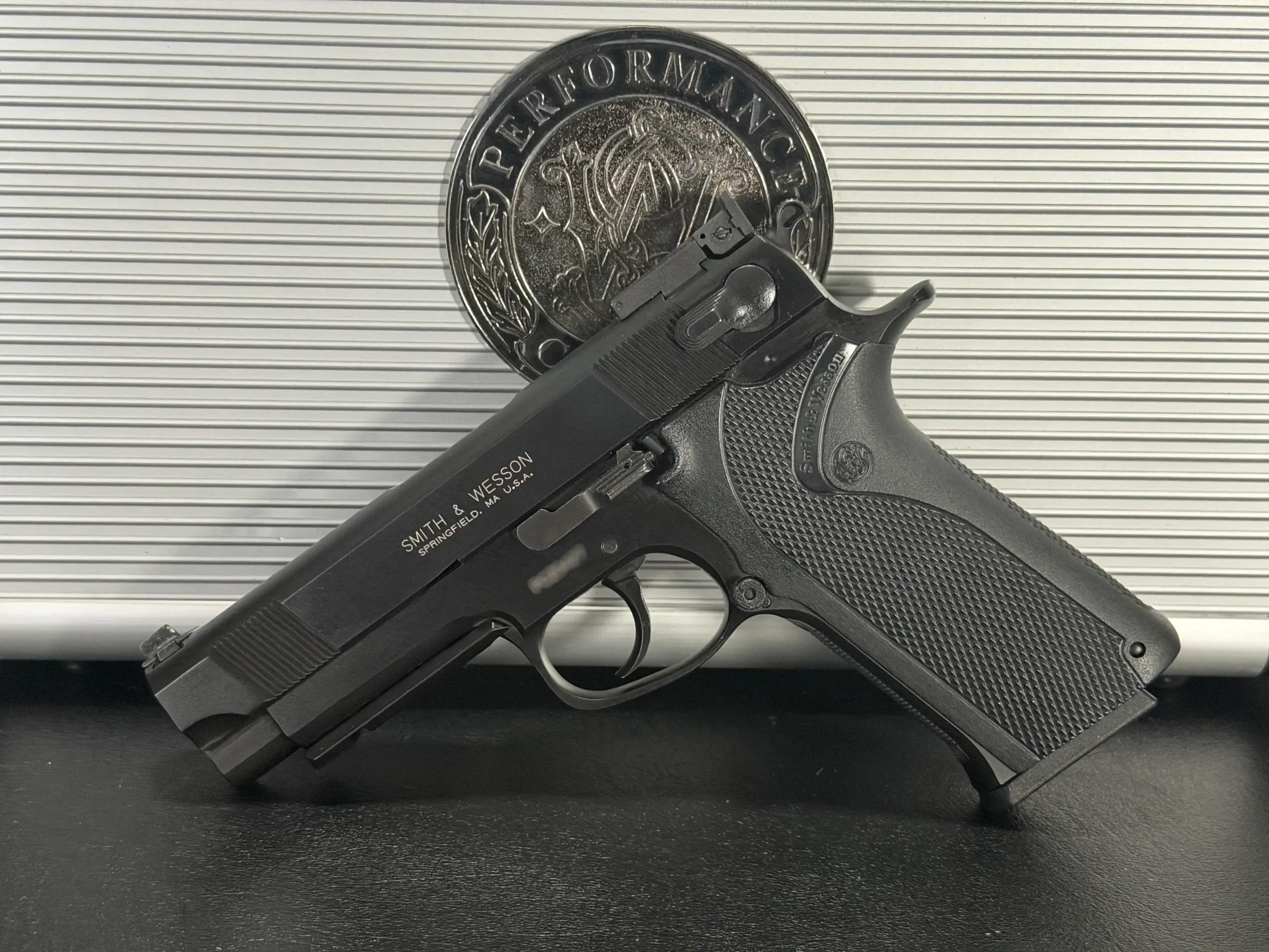 Smith & Wesson Performance Center 4566 .45 ACP photo 2