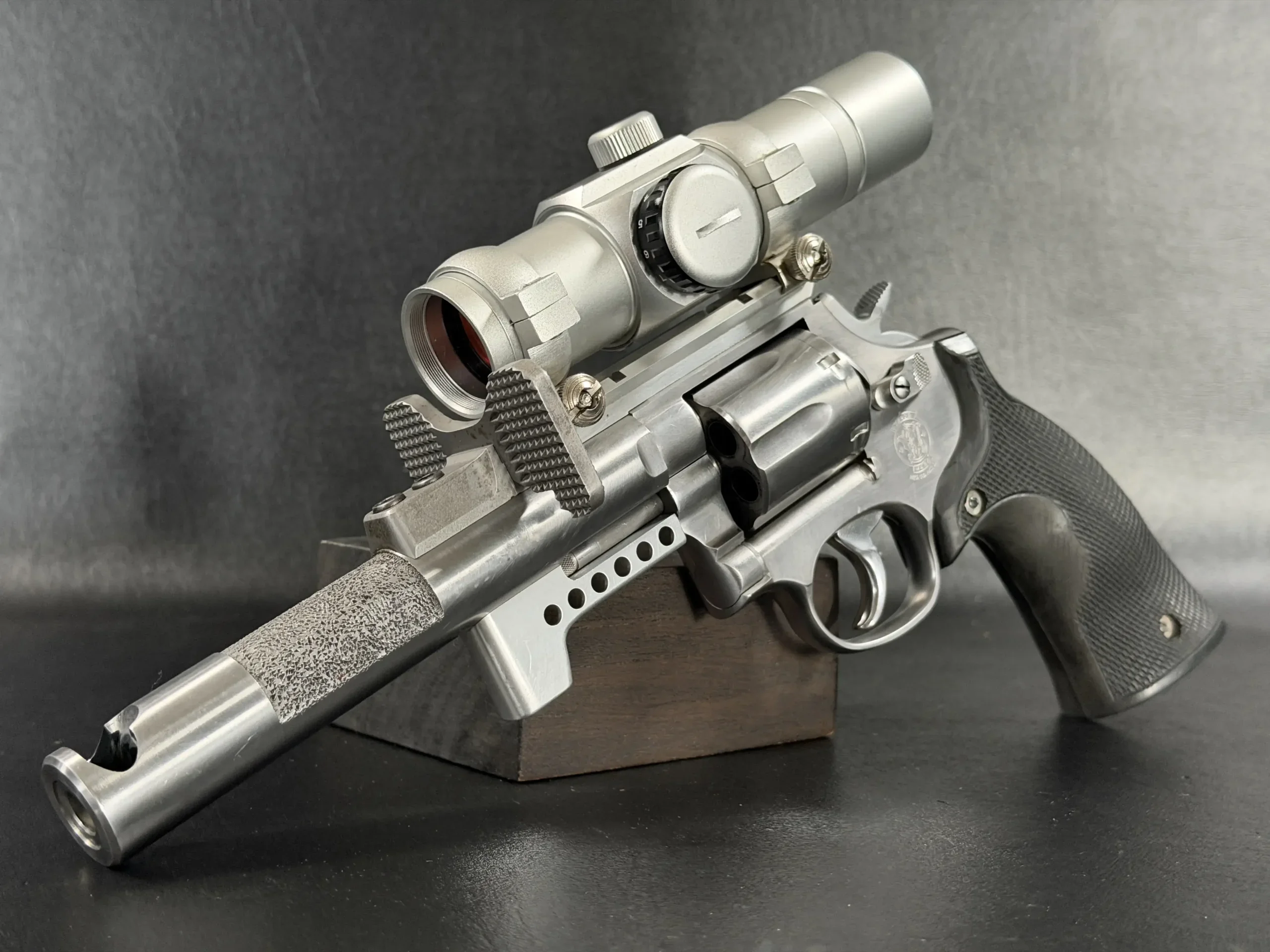 Smith & Wesson Performance Center Model 686-3 Bianchi Cup Revolver photo 4