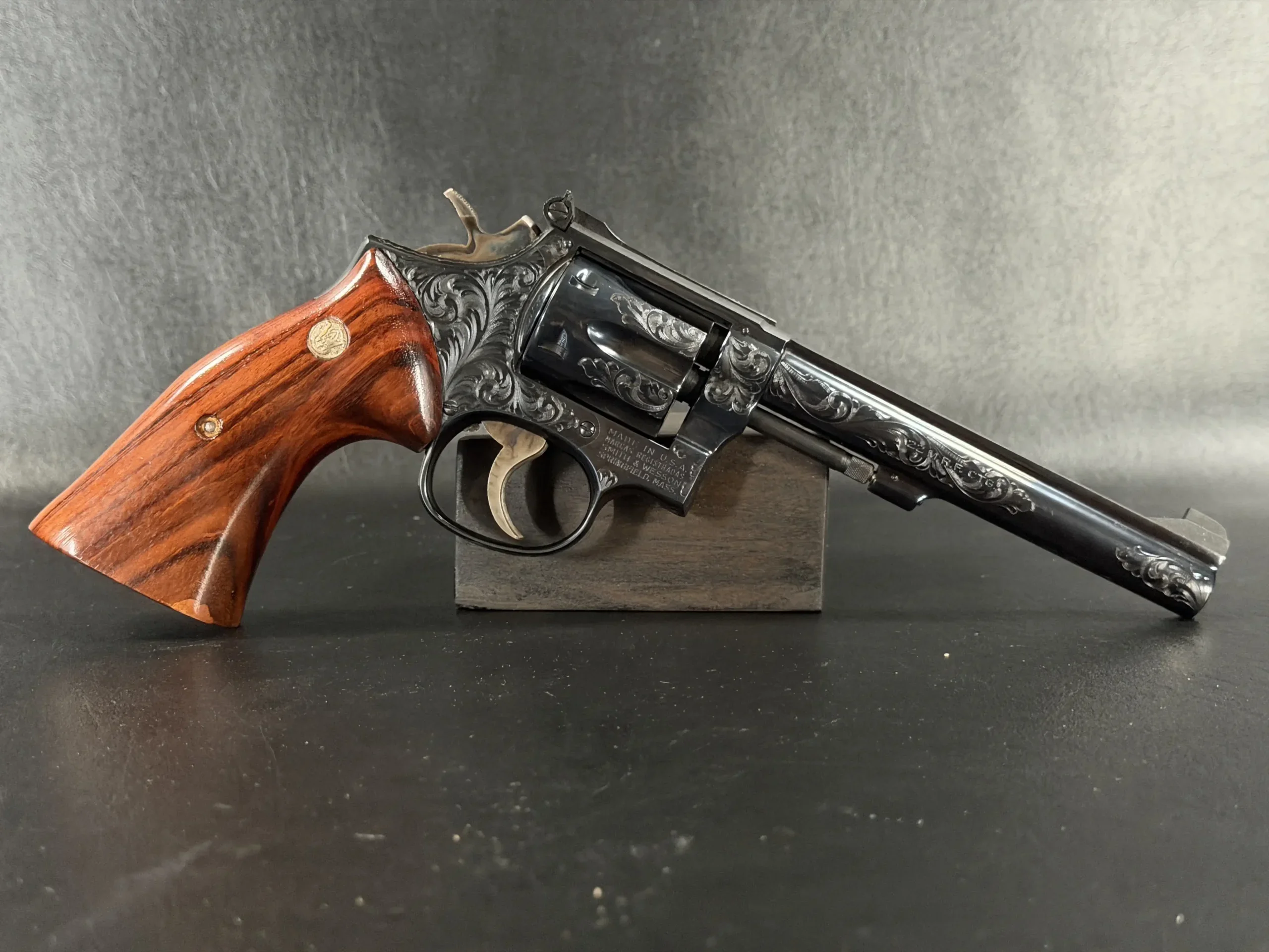 Smith & Wesson Model 48-4 Engraved K-22 Masterpiece M.R.F. photo 7