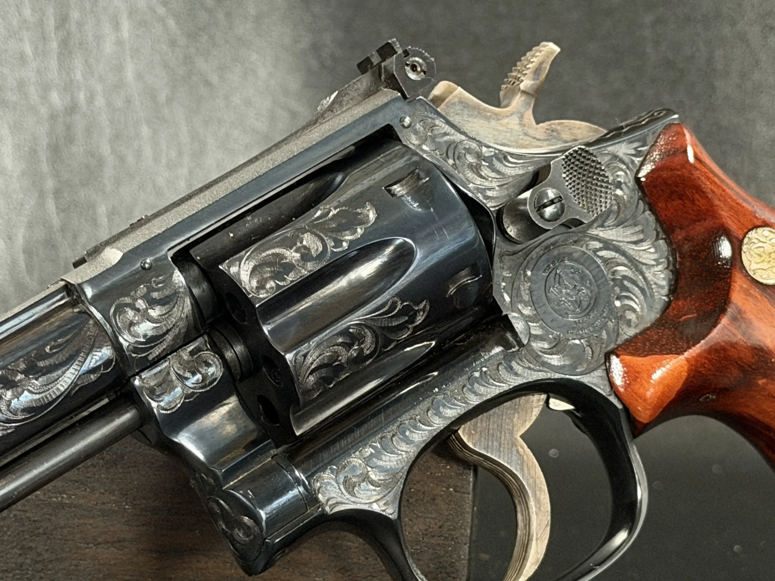 Smith & Wesson Model 48-4 Engraved K-22 Masterpiece M.R.F. photo 4