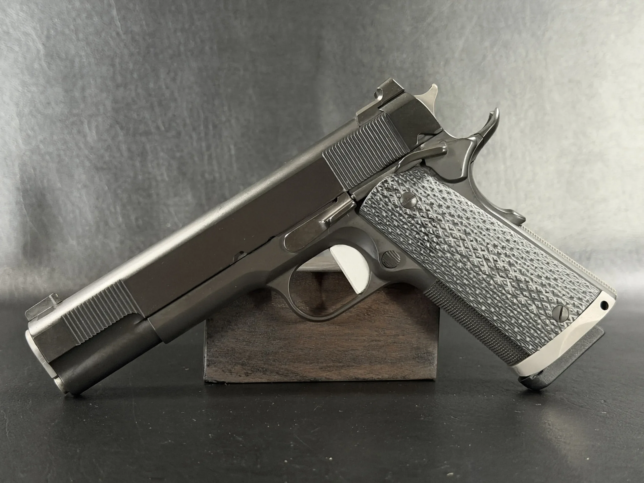 Hilton Yam 10-8 Performance Custom Evolution 1911 photo 5