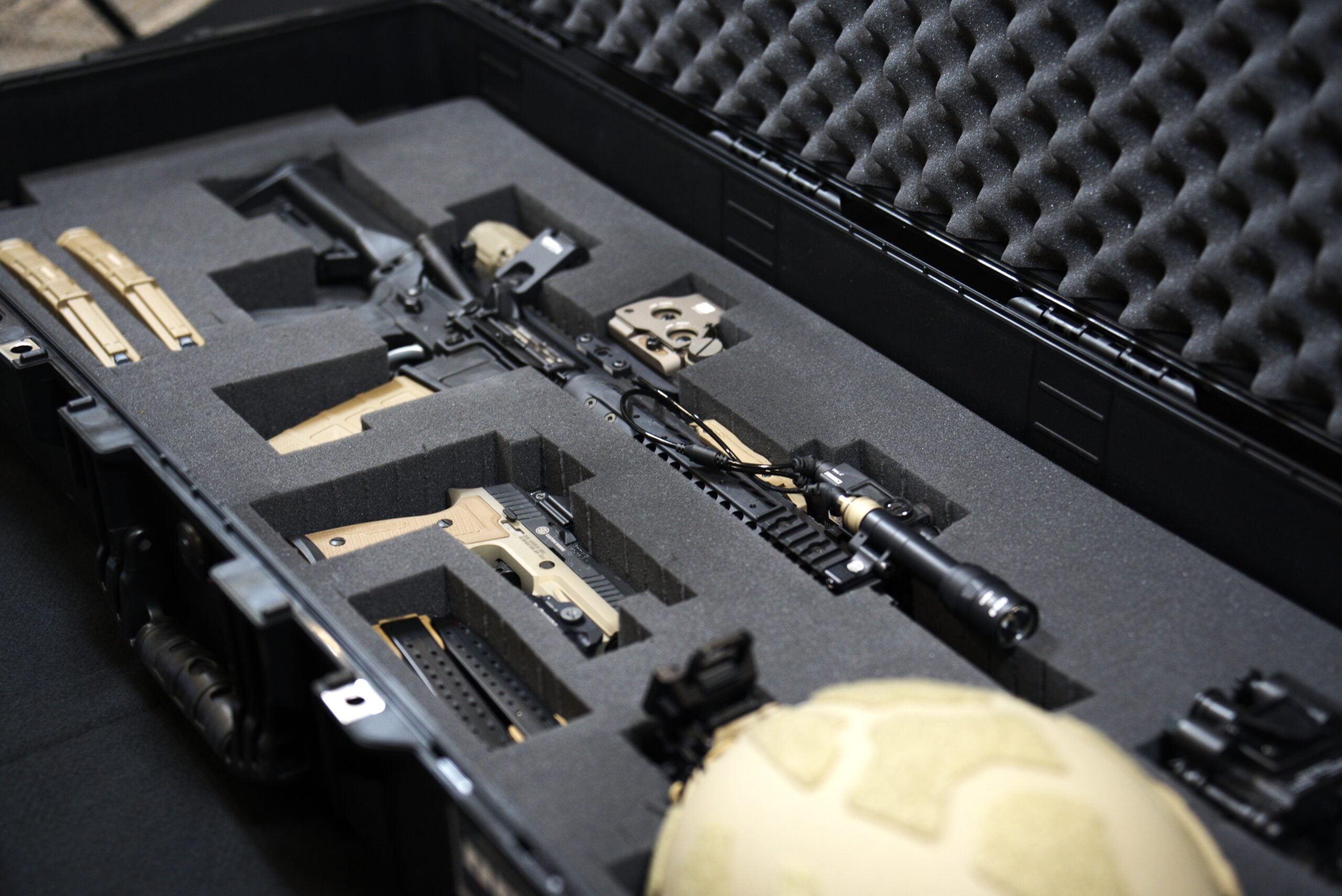LWRC IC-A5 & SIG Sauer P320 AXG Tactical Night Vision Deployment Kit photo 2