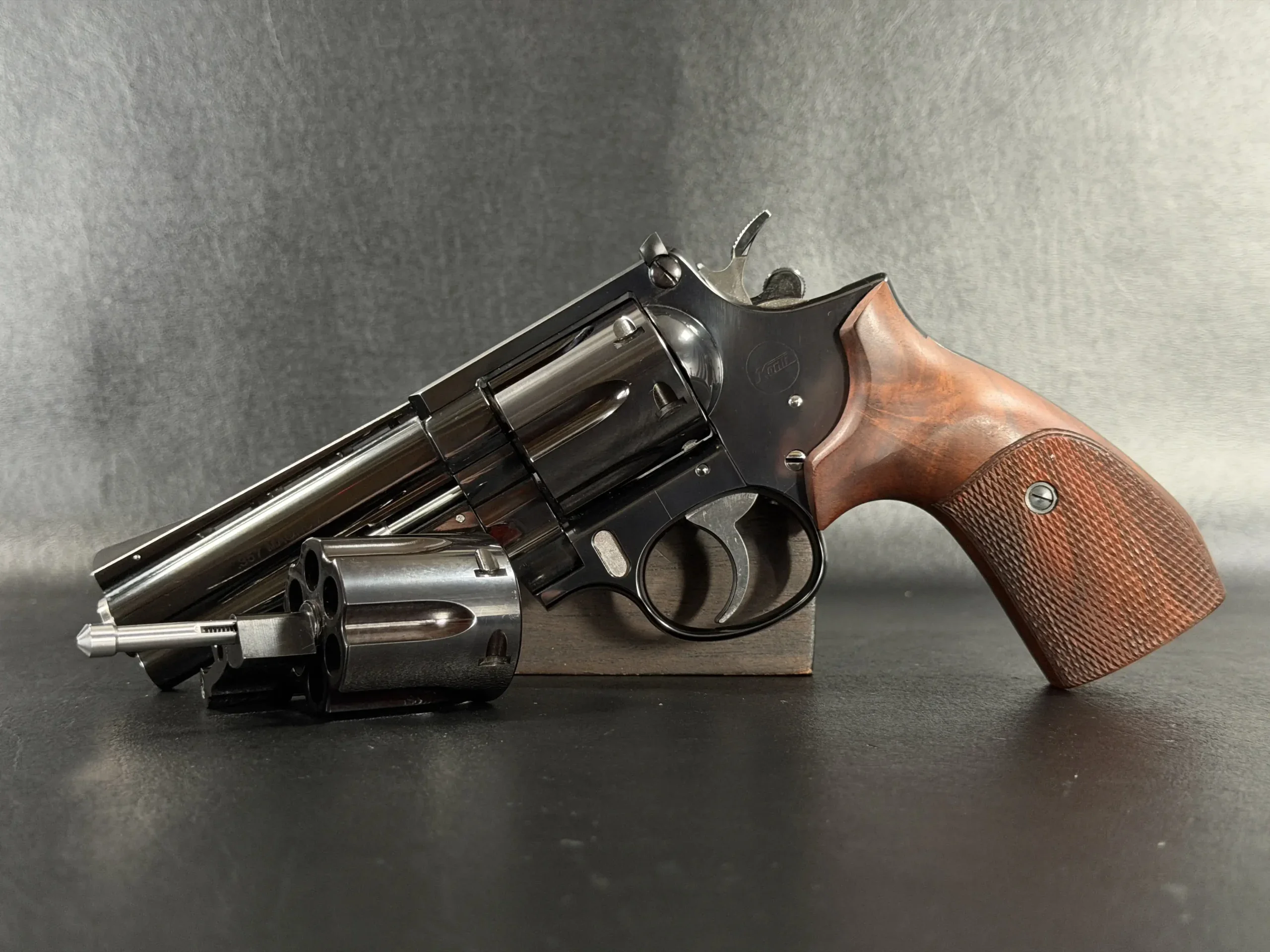 Korth Ratzeburg Combat Triple Lock .357 Magnum with 9mm Exchange Cylinder photo 10