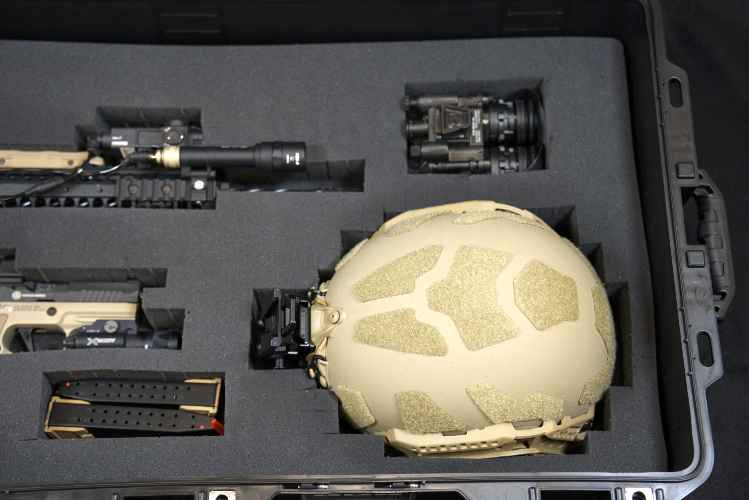 LWRC IC-A5 & SIG Sauer P320 AXG Tactical Night Vision Deployment Kit photo 8