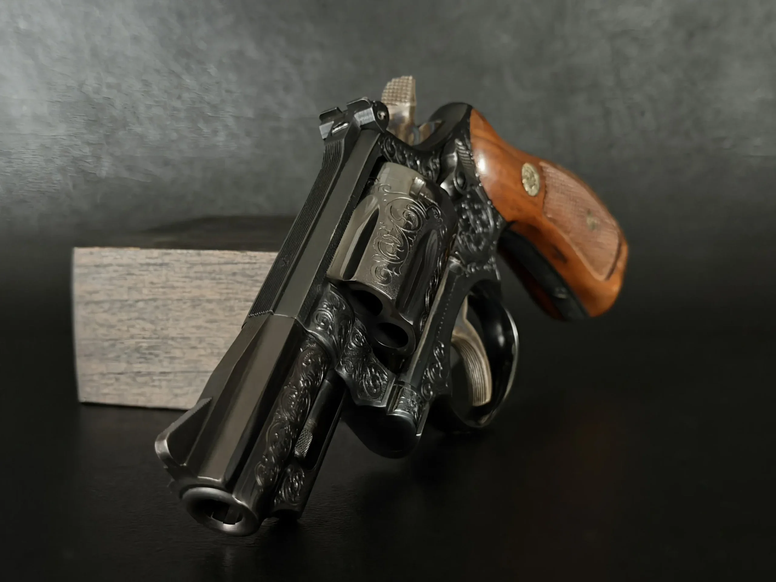 Smith & Wesson Model 19-3 Engraved by Bent Agner Nielsen photo 3