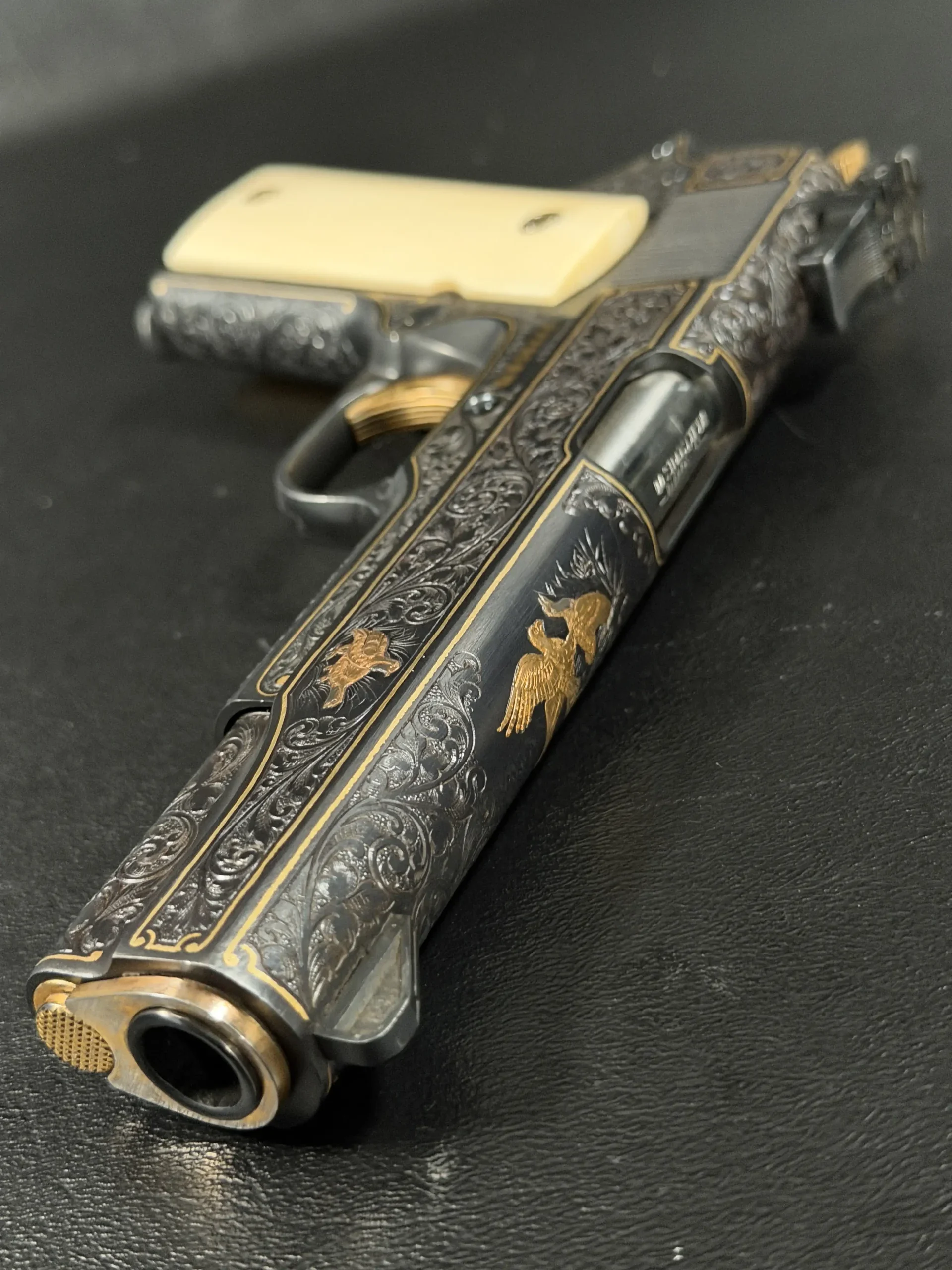 Colt Government Model MKIV Series 70 - Engraved photo 10